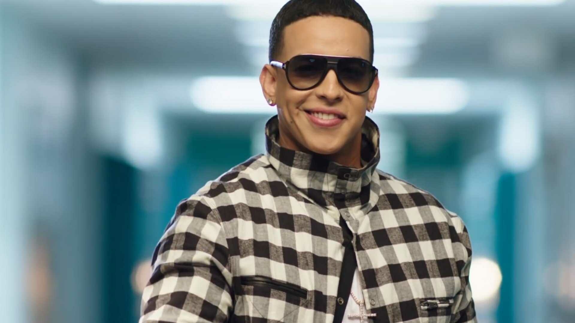 Daddy Yankee: Became the most-listened artist worldwide on the streaming service Spotify in June 2017. 1920x1080 Full HD Background.