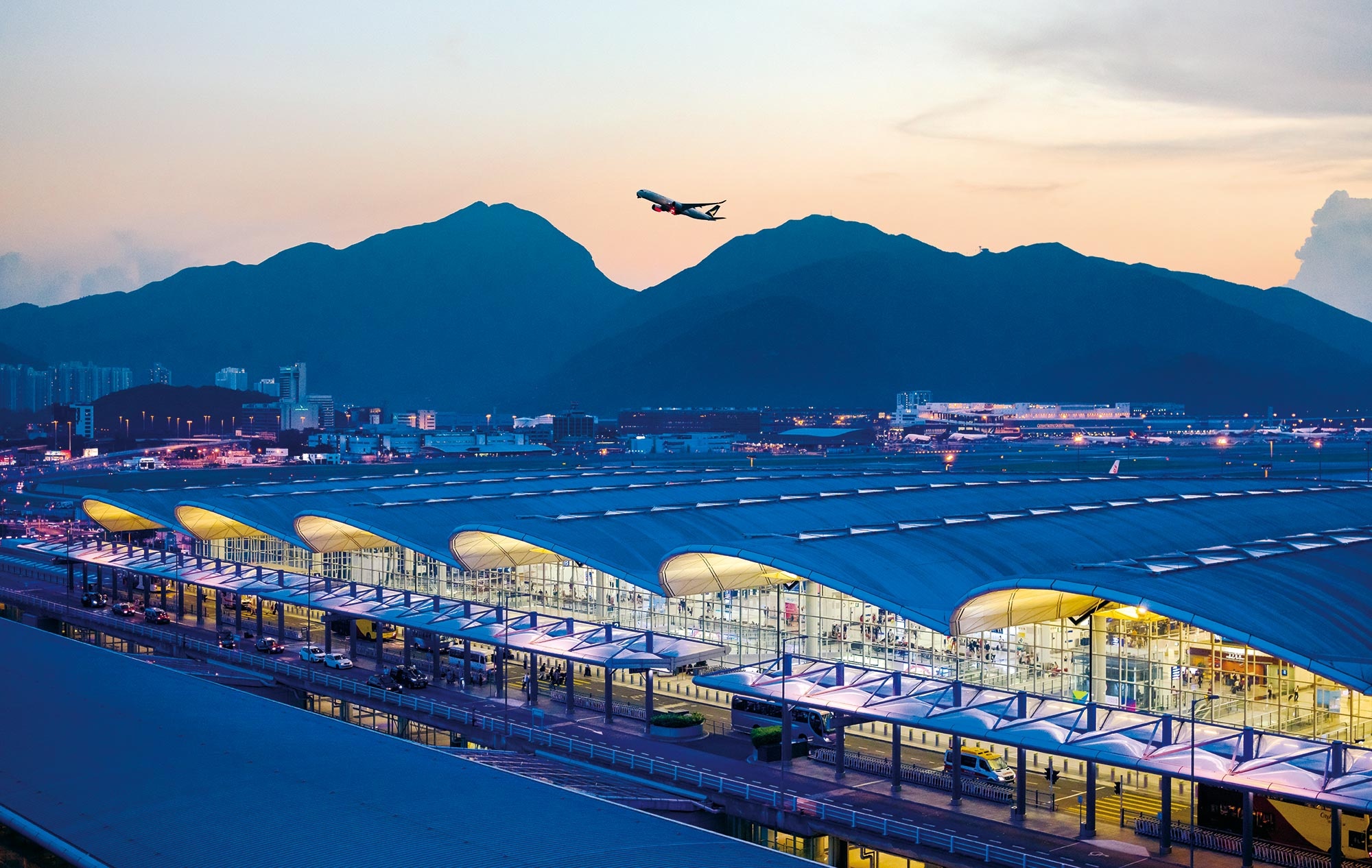 Hong Kong International Airport, Passenger experience, Expanded facilities, Gateway to the world, 2000x1270 HD Desktop