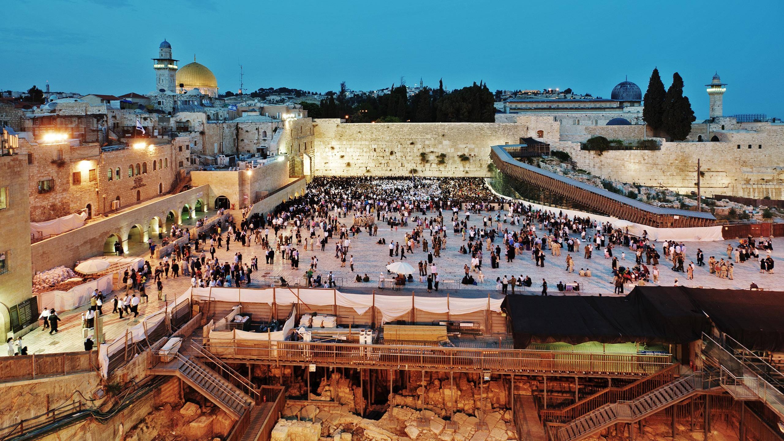 Jerusalem: Western Wall, The holiest place where Jews are permitted to pray outside the previous Temple Mount platform. 2560x1440 HD Wallpaper.