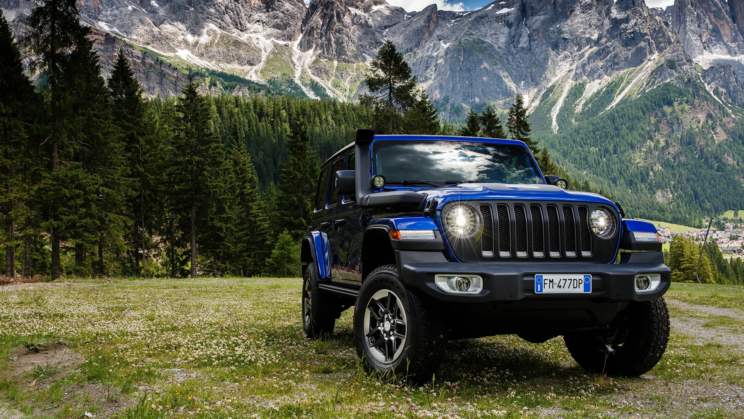Jeep: Today, the Wrangler is one of the few remaining four-wheel-drive vehicles with solid front and rear axles. 2560x1440 HD Background.