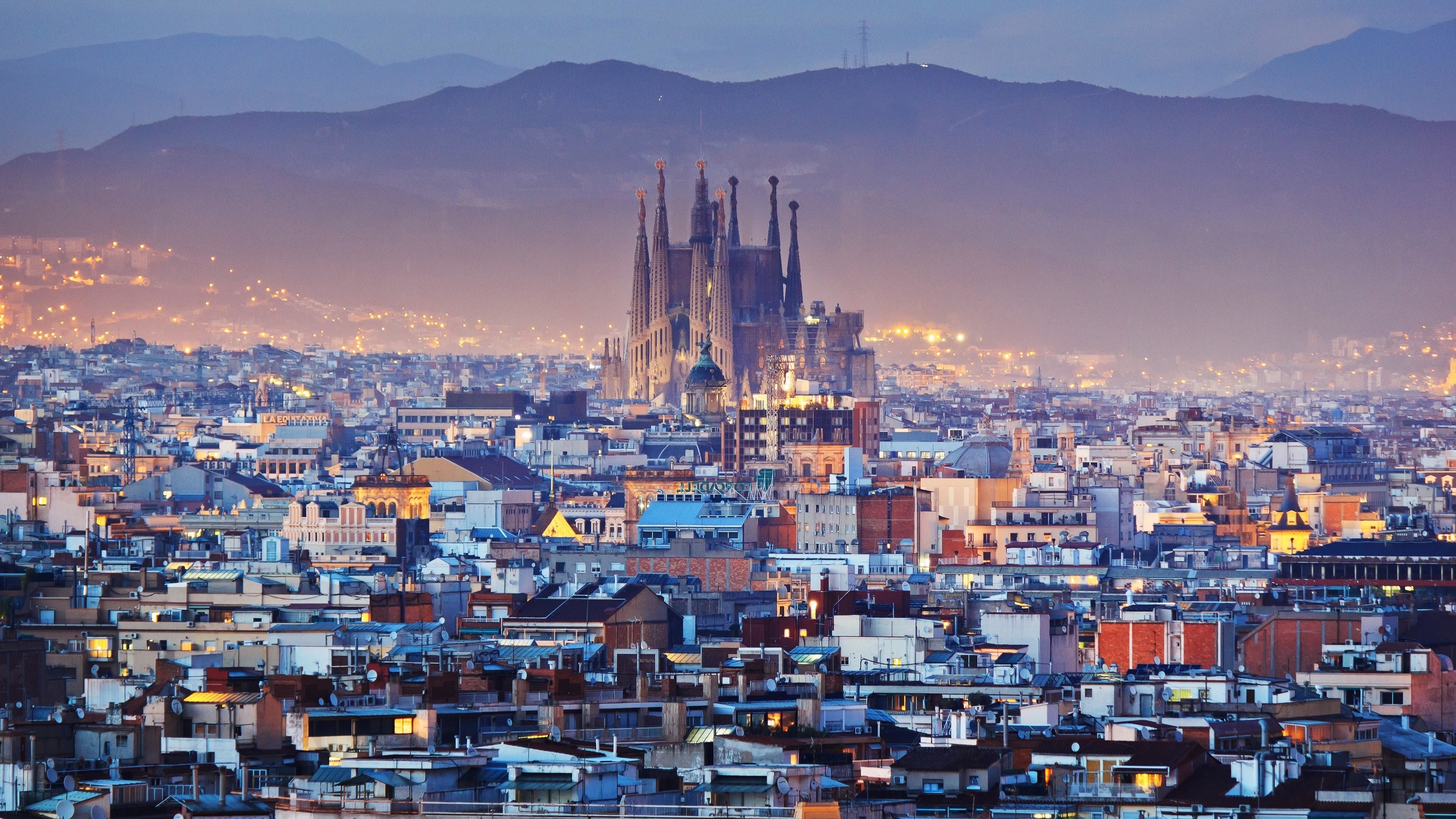 Barcelona charms, Urban allure, Vibrant city life, Architectural wonders, 3840x2160 4K Desktop