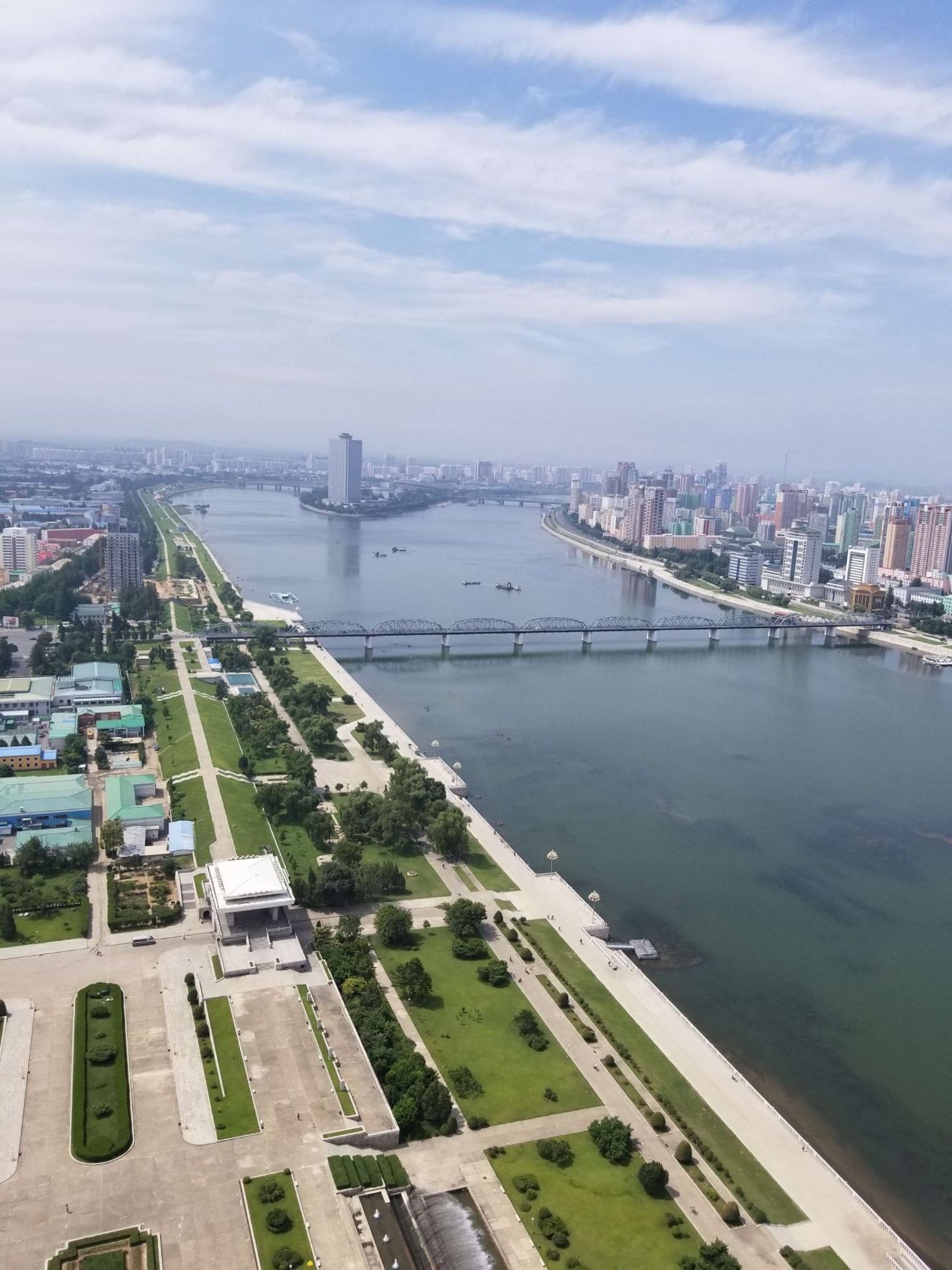 Pyongyang, Travels, Arch of Triumph, Travel reviews, 1440x1920 HD Phone