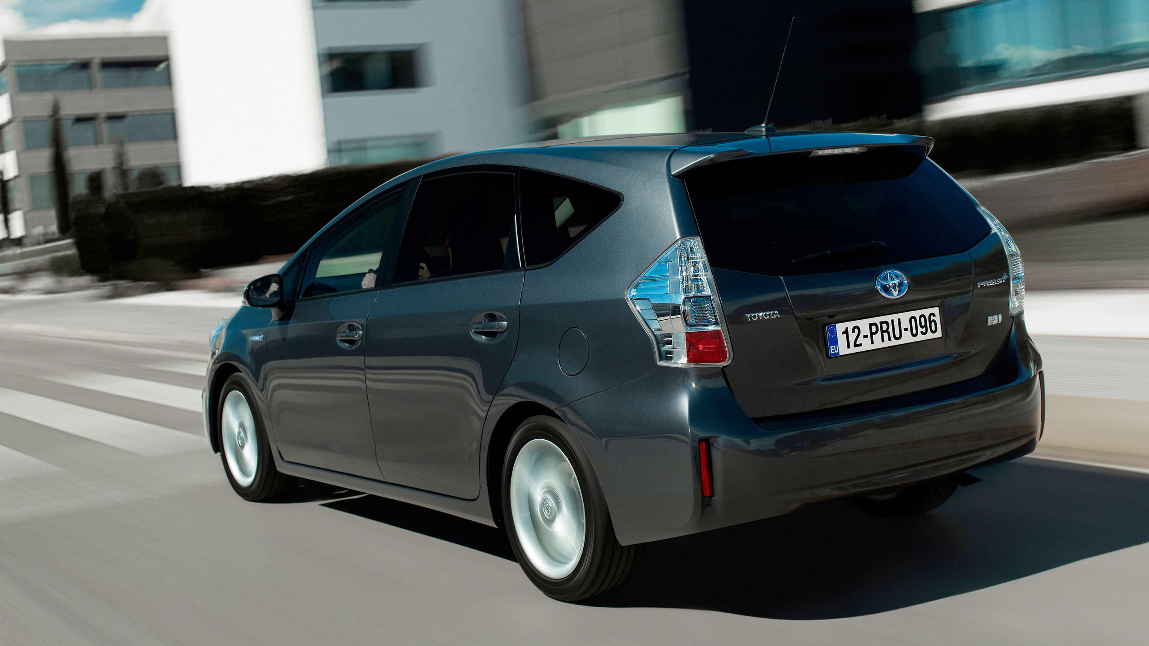 Toyota Prius, Hybrid efficiency, Car technology, Eco-friendly driving, 3840x2160 4K Desktop