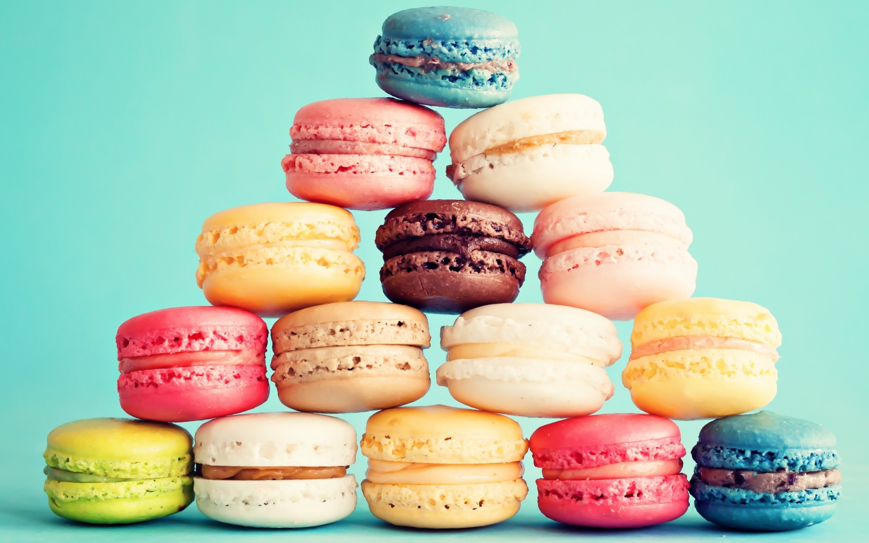 Macaron: Baked good, Confectionery, Biscuits. 2880x1800 HD Wallpaper.