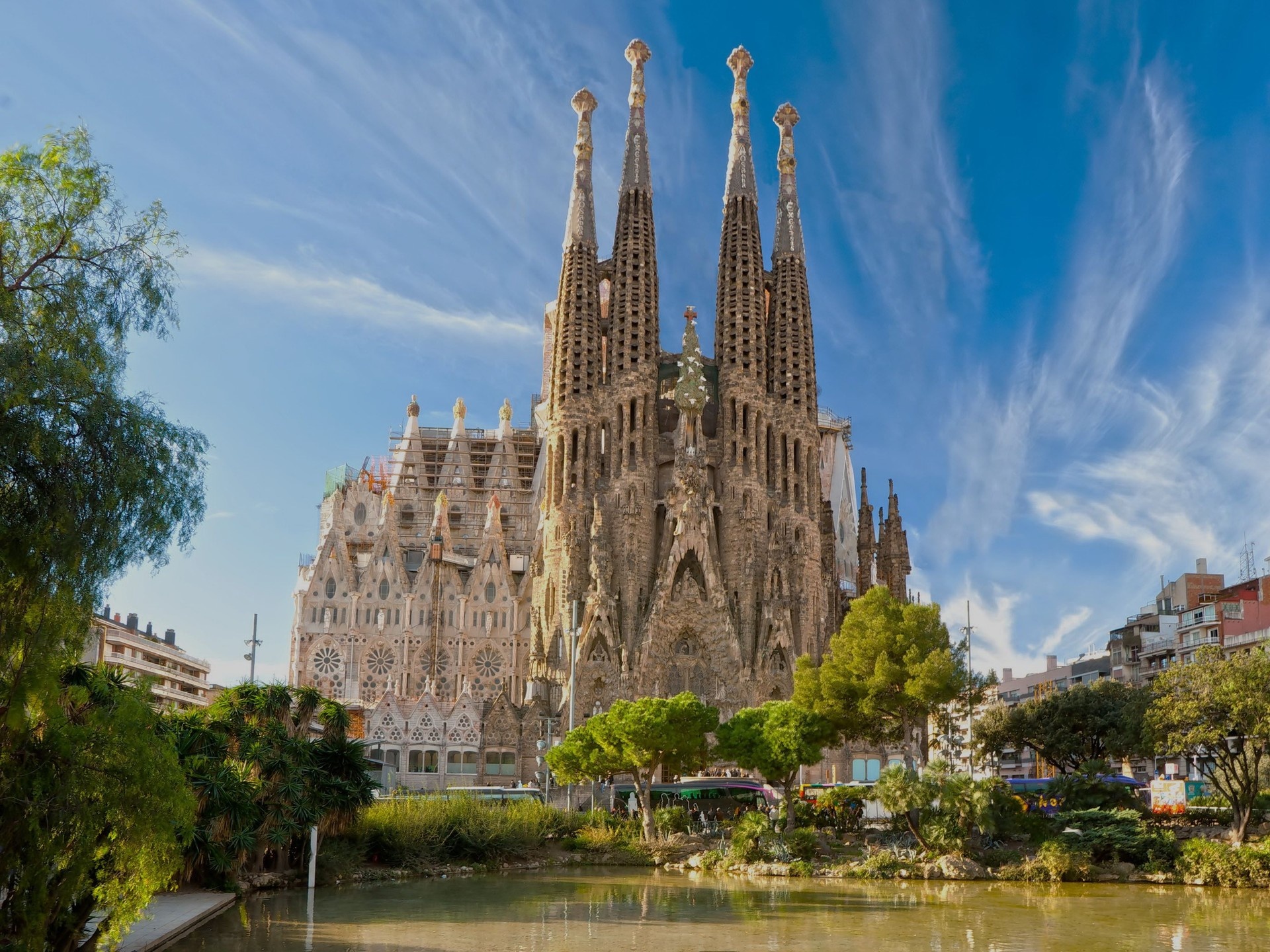 Sagrada Familia, Barcelona sightseeing, Must-visit attraction, Cultural symbol, 1920x1440 HD Desktop
