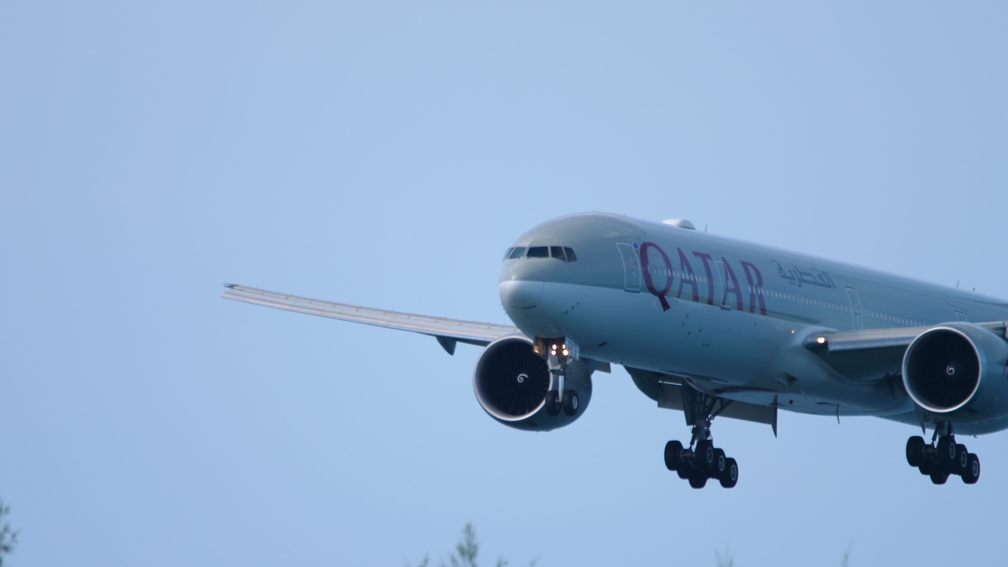 Qatar Airways, Travels, Qatar Boeing 777, Landing spectacle, 3840x2160 4K Desktop
