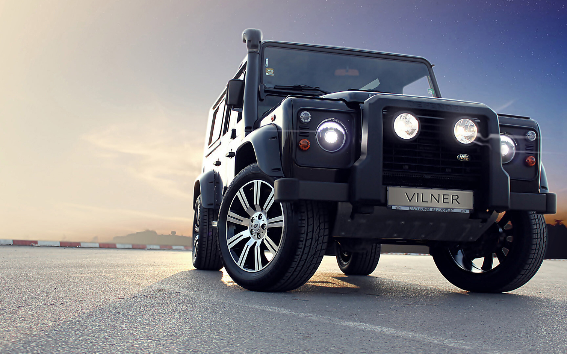 Land Rover: Defender, 4,000,000th vehicle rolled off the production line on 8 May 2007. 1920x1200 HD Wallpaper.