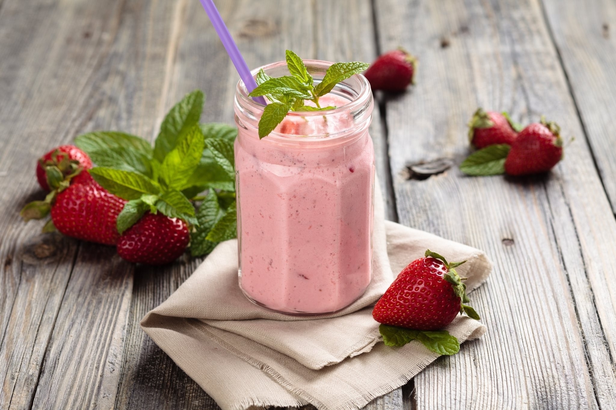 Milkshake: Strawberry, Cold beverage. 2050x1370 HD Wallpaper.