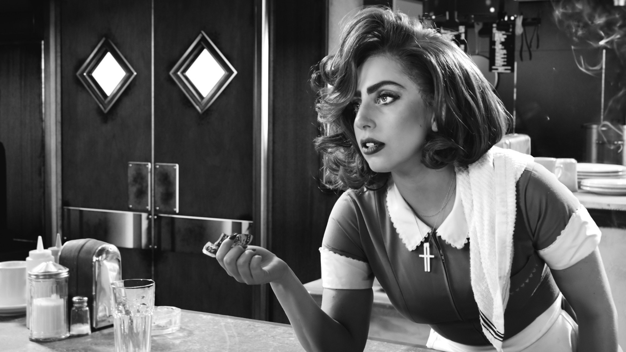 Sin City: Lady Gaga, A cameo performance as a waitress. 2050x1160 HD Background.