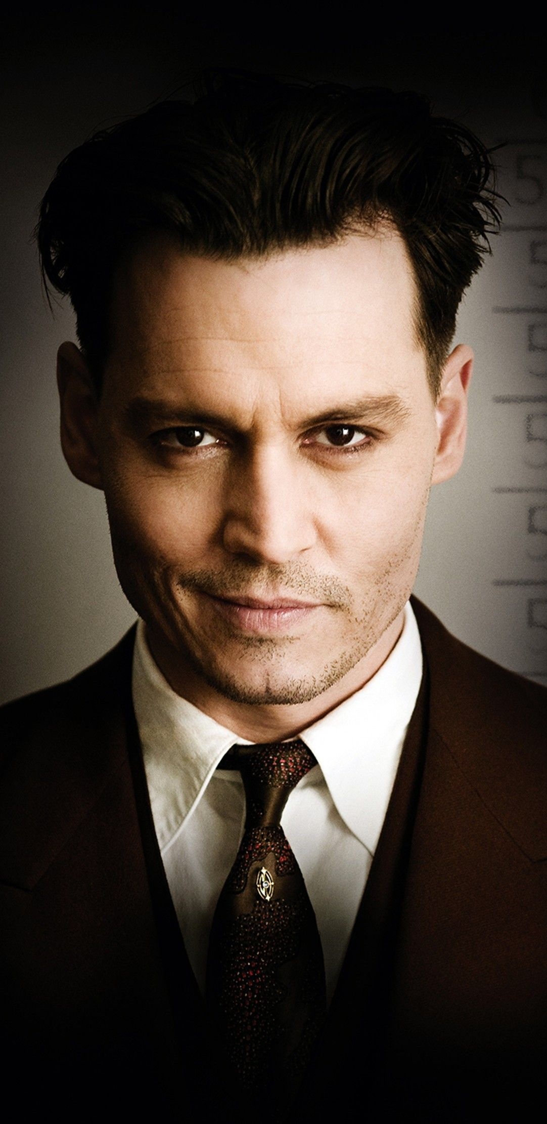Public Enemies, Johnny Depp as Dillinger, Crime thriller, Intense wallpaper, 1090x2230 HD Phone