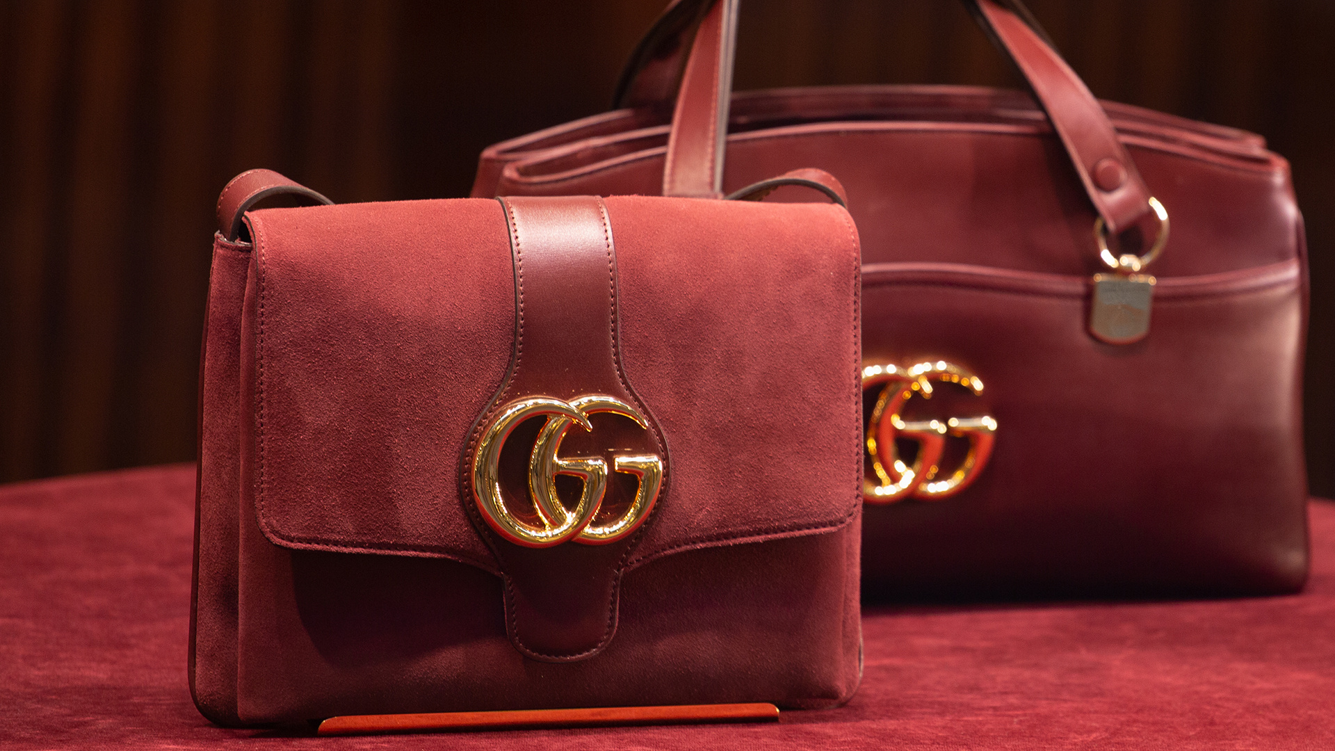 Gucci: A handbag, The world-class luxury, Italian heritage, Modern style. 1920x1080 Full HD Wallpaper.
