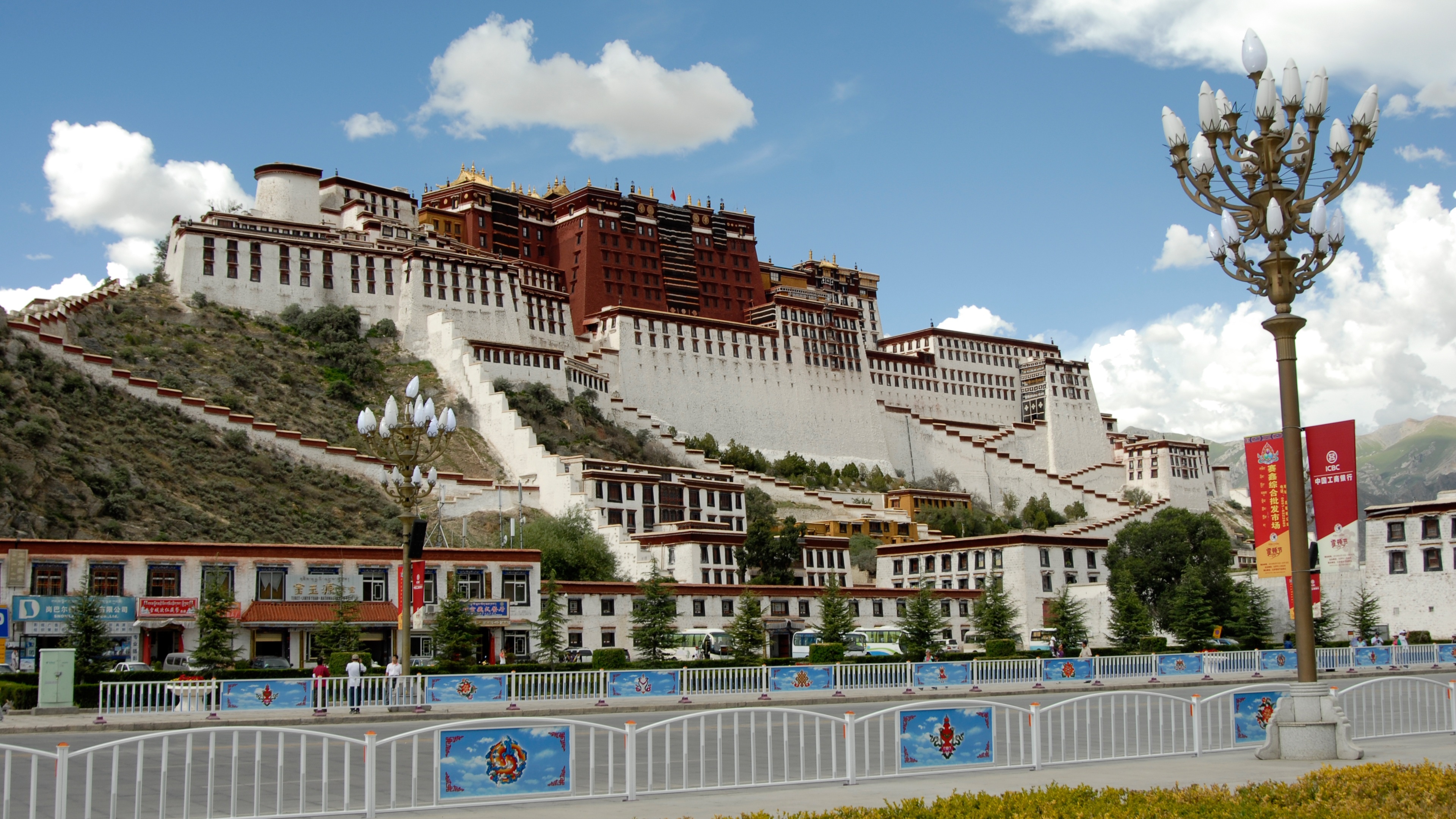 Potala Palace, Lhasa, Cityscape, Town Square, 3840x2160 4K Desktop
