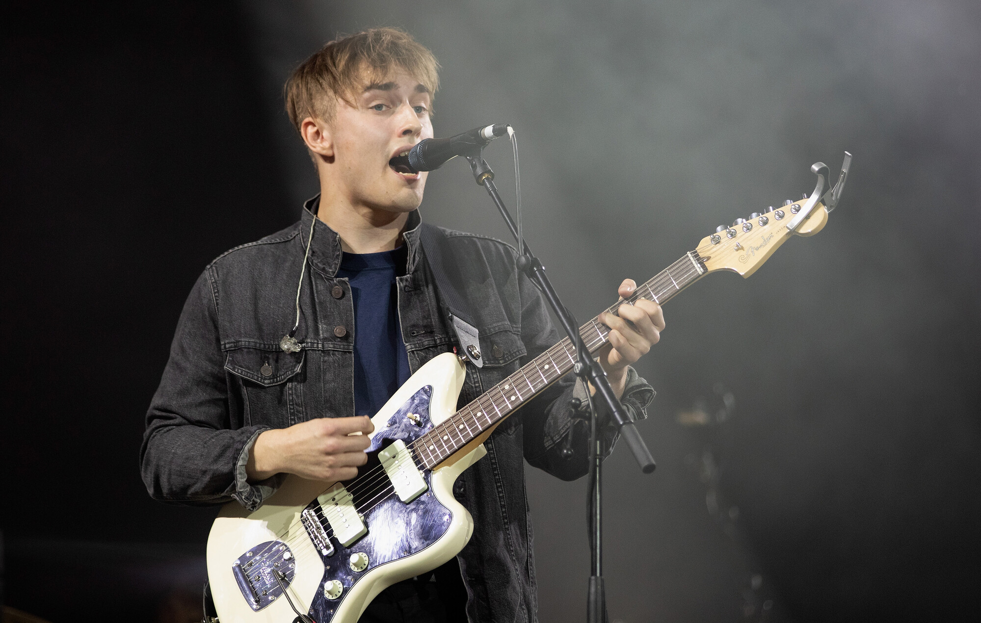 Sam Fender: Signed to Polydor Records in June 2018, An English singer-songwriter. 2000x1270 HD Wallpaper.