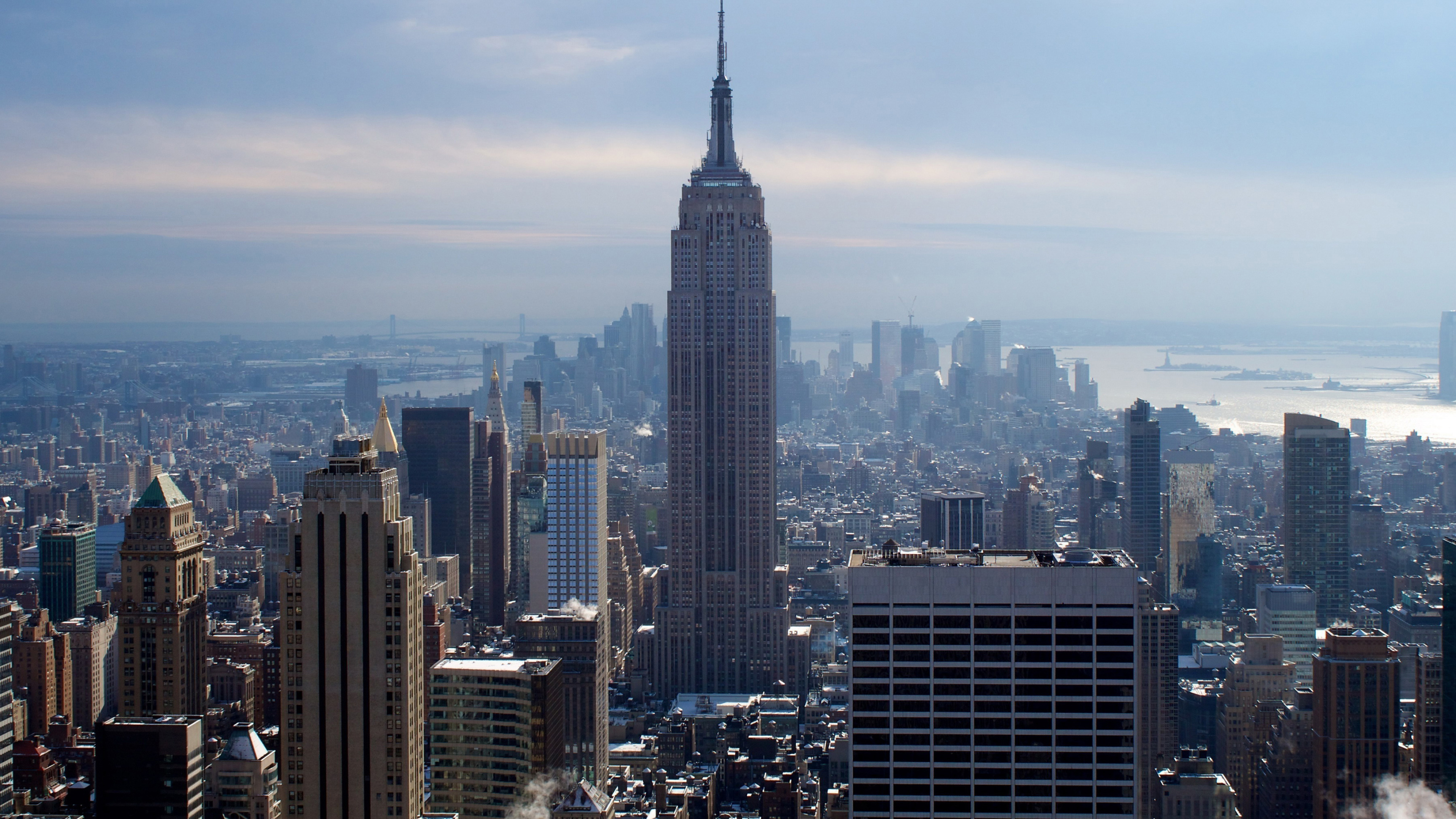 City: A 102-story Art Deco skyscraper in Midtown Manhattan, Empire State Building, New York. 3840x2160 4K Wallpaper.