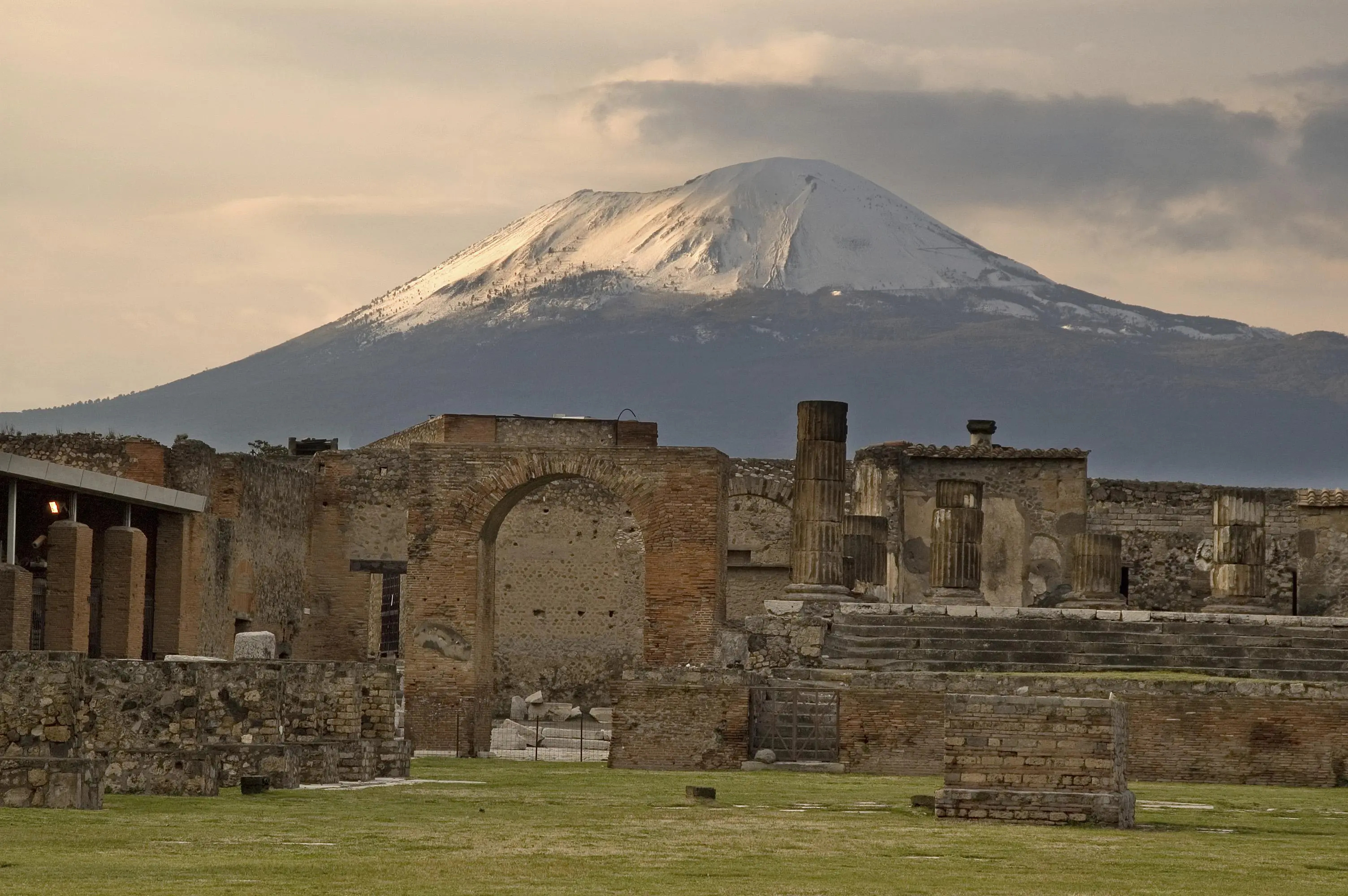 Pompeii, Found in 1748, Killed, Mount Vesuvius, 3010x2000 HD Desktop