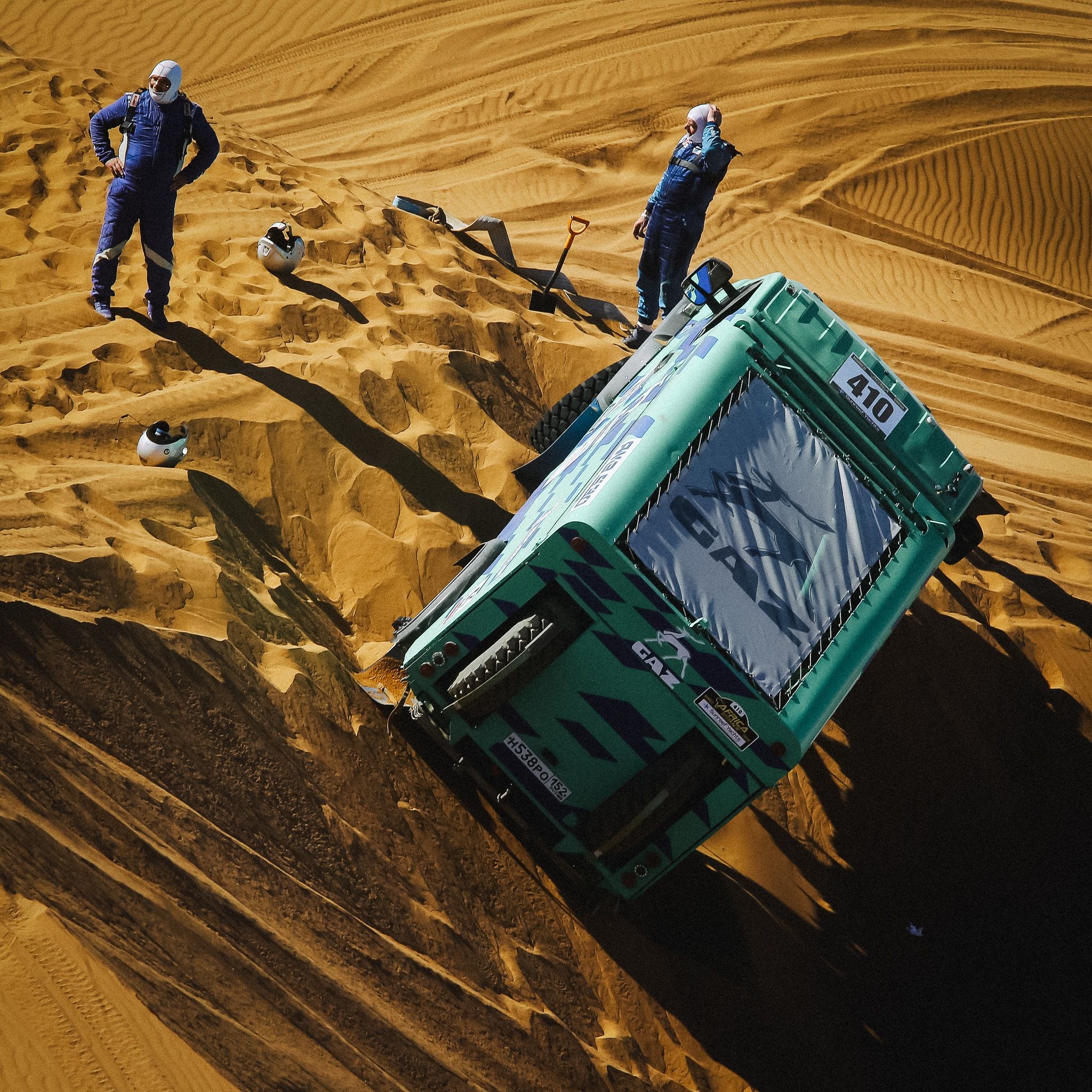 Rally Raid: Russian Team GAZ, Deep Sand, Sahara Desert, Incredibly Challenging Riding Conditions. 2050x2050 HD Background.