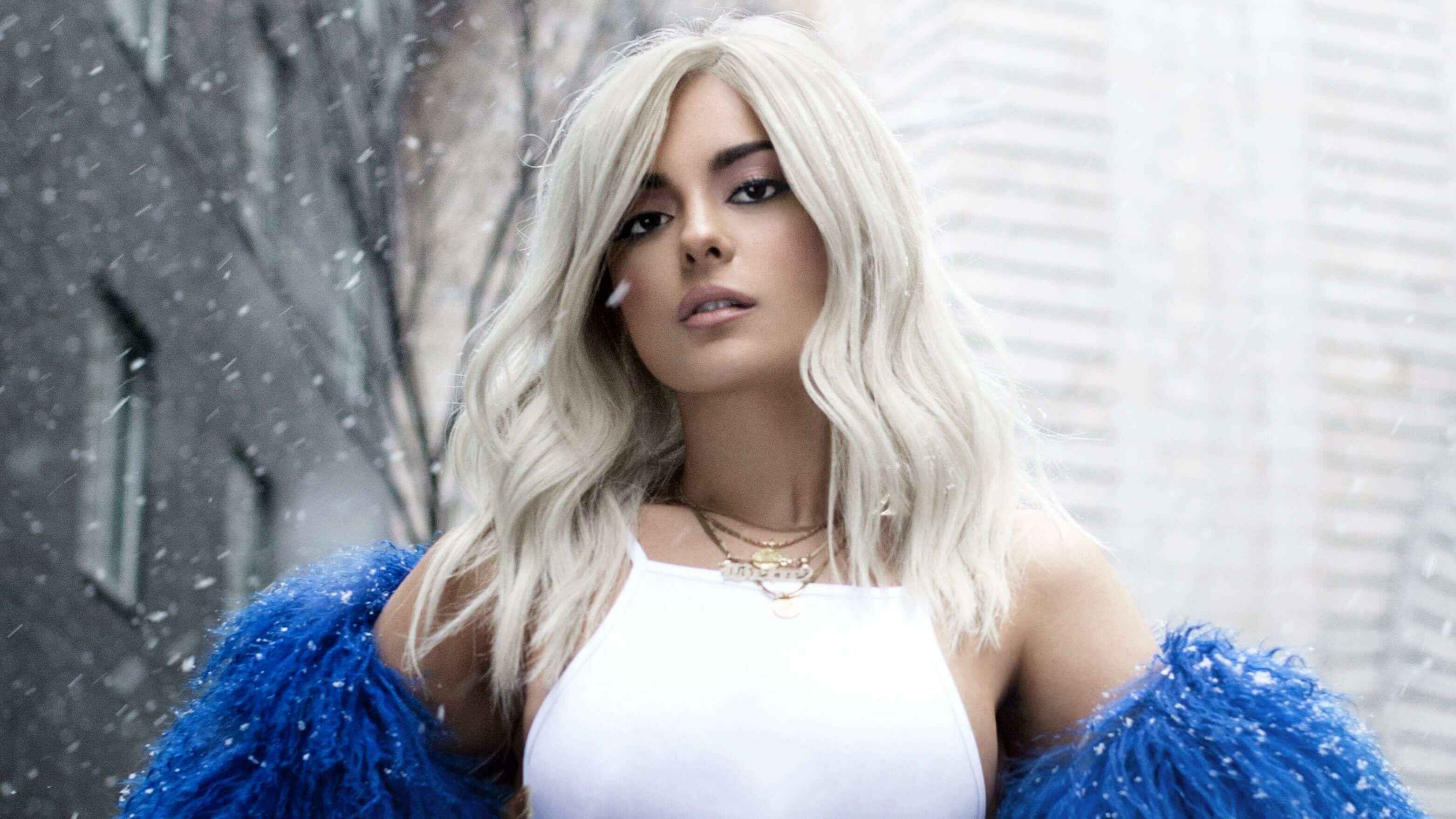 Bebe Rexha: "Meant to Be" peaked at number one on the Billboard Hot Country Songs chart. 3130x1760 HD Background.