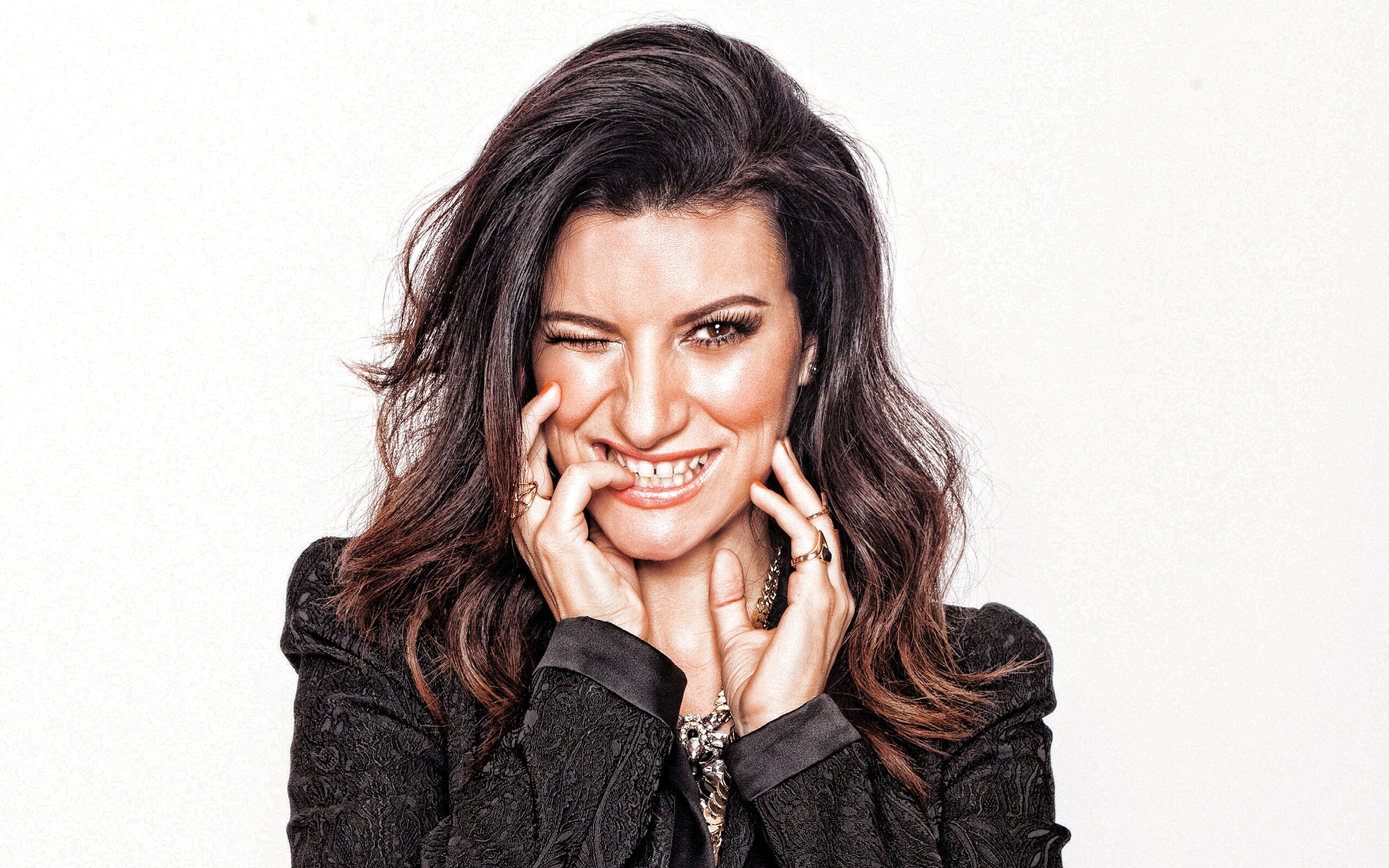 Laura Pausini: Appeared as a coach on both the Mexican and Spanish versions of the international reality television singing competition franchise The Voice. 2560x1600 HD Background.