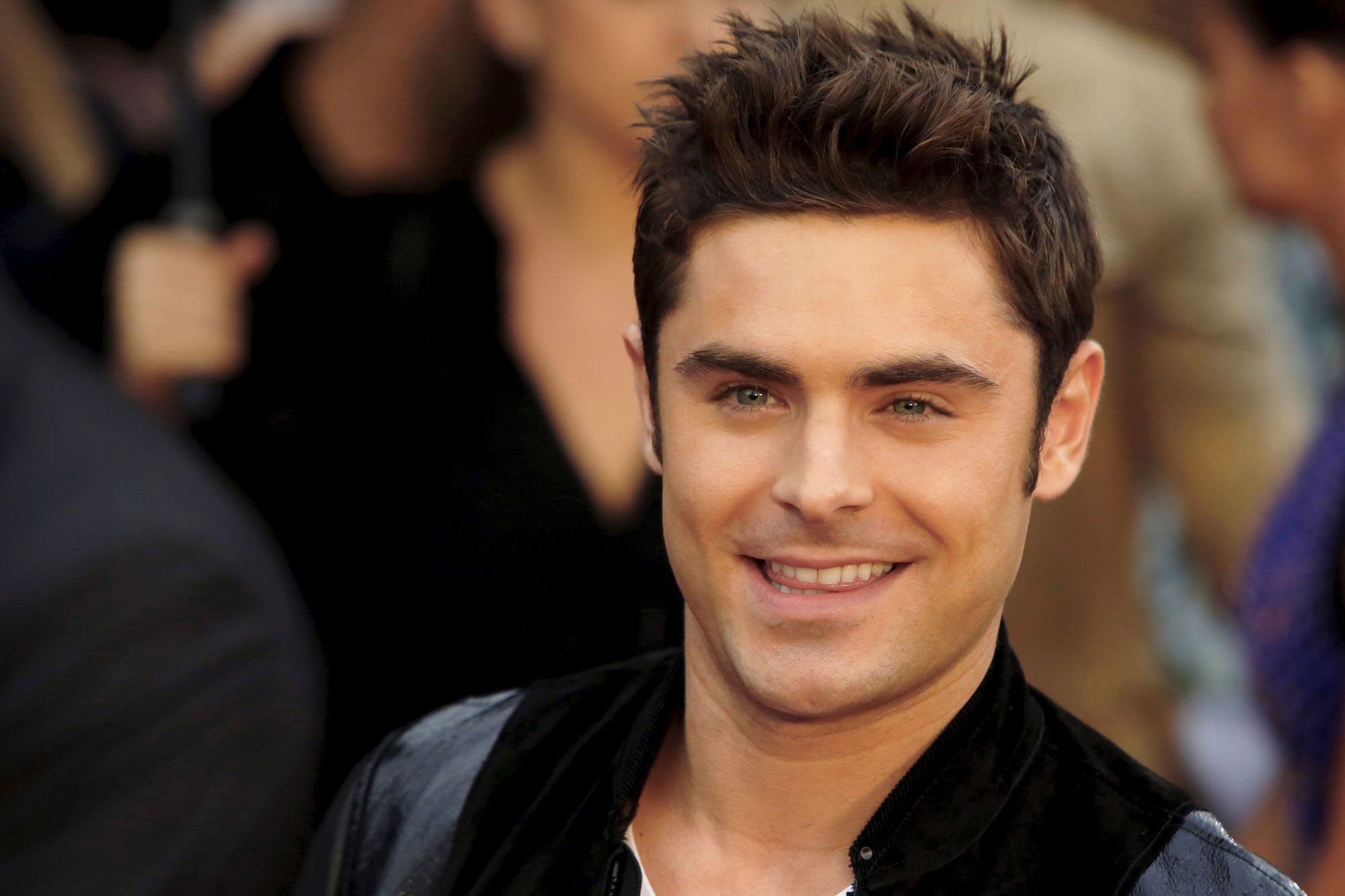 Zac Efron, High-quality wallpapers, Attractive images, 2000x1340 HD Desktop