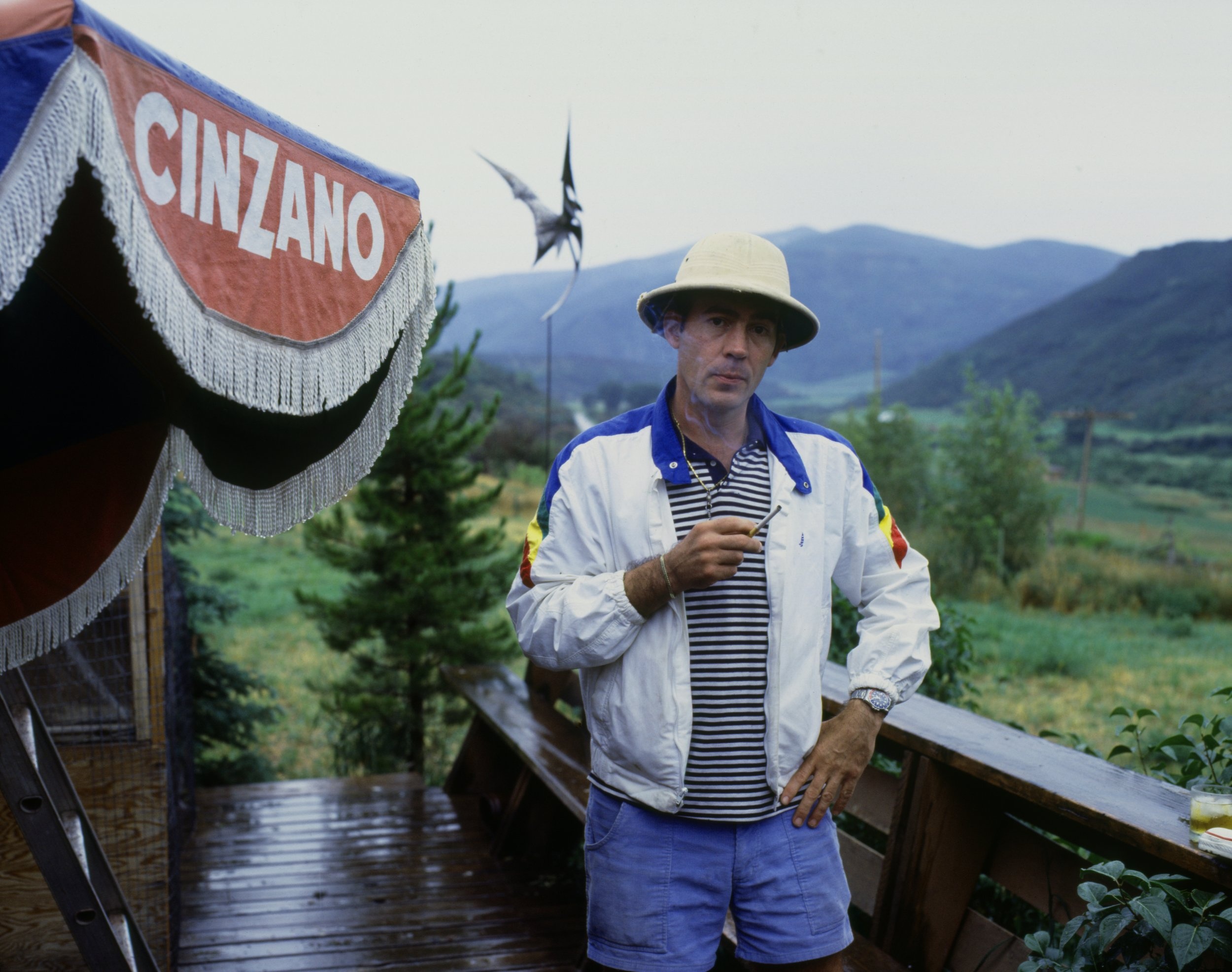 Hunter S. Thompson, Thompson's house tour, Soon to be available, 2500x1980 HD Desktop