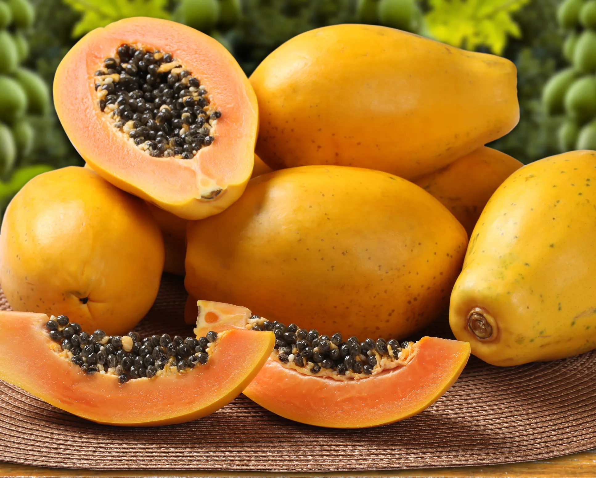 Papaya: Slightly sweet, with an agreeable musky tang. 1940x1550 HD Background.