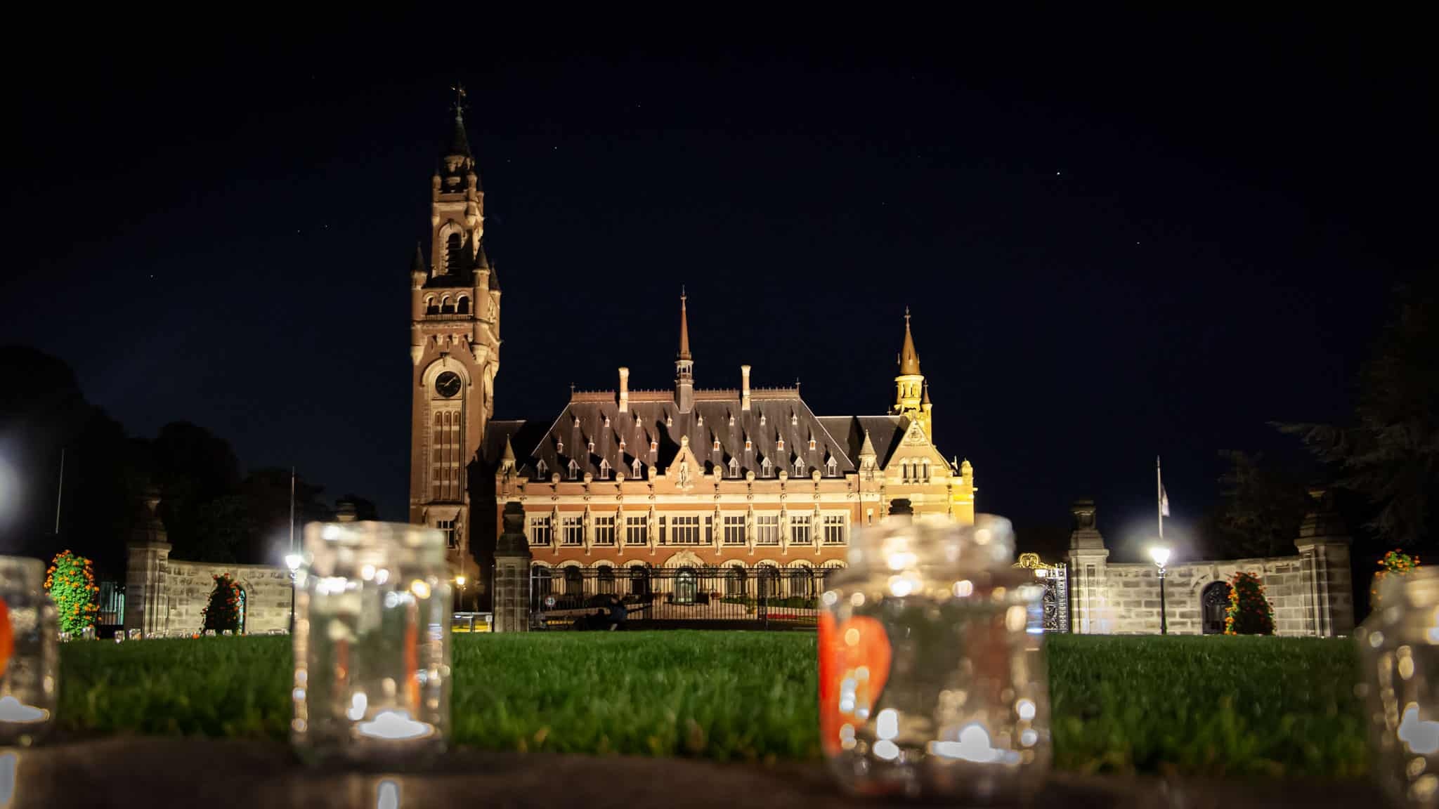 The Hague, Weekend getaway, Charming city, European escape, 2050x1160 HD Desktop