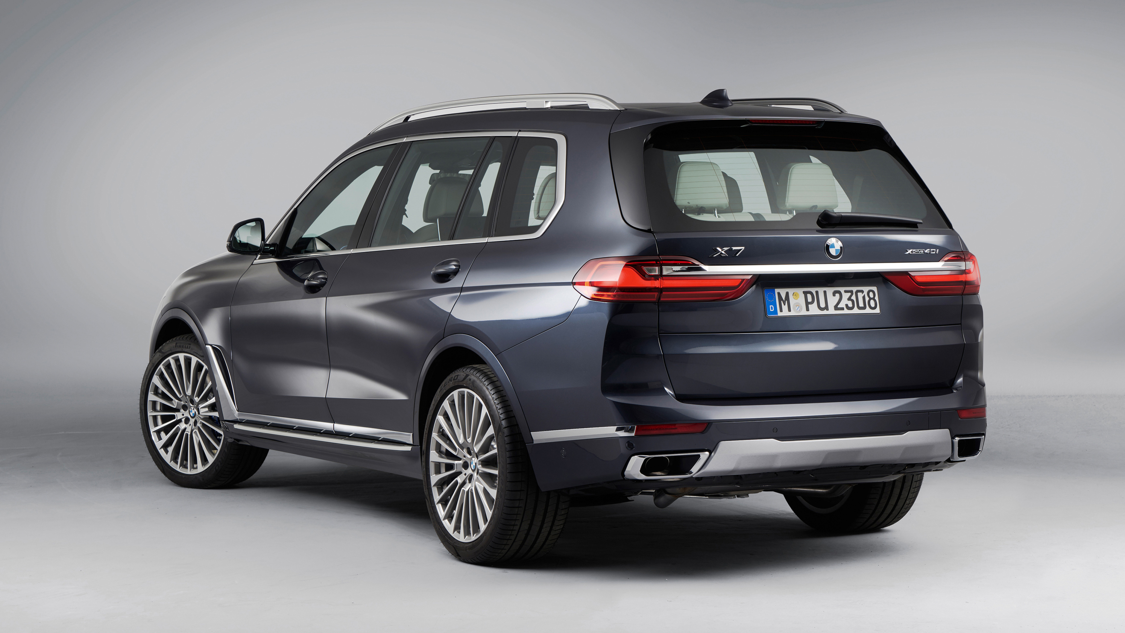 BMW X7, Stylish SUV, Powerful performance, Luxury on wheels, 3840x2160 4K Desktop