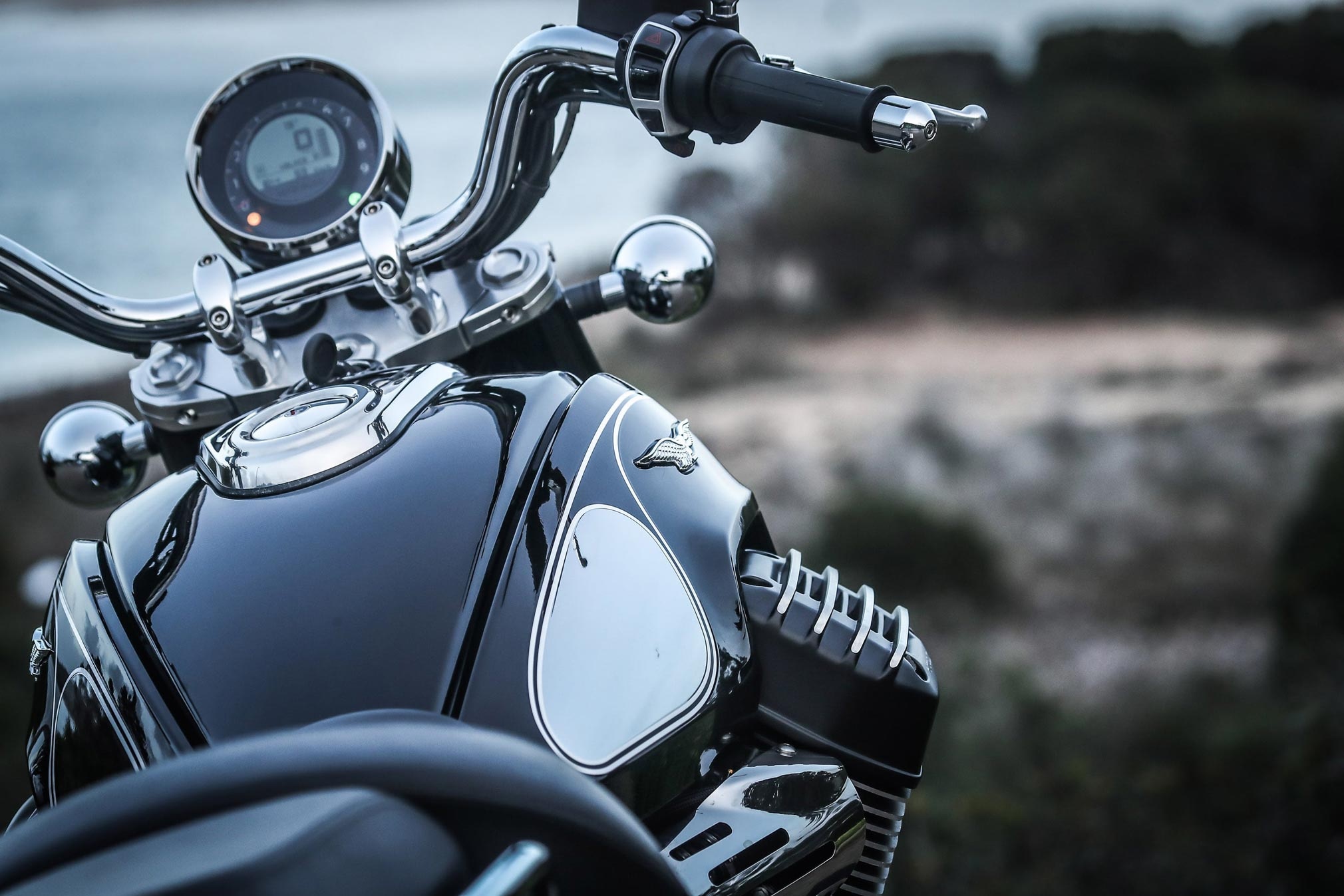 Moto Guzzi, Holiday Promo, Total Motorcycle, 2020x1350 HD Desktop
