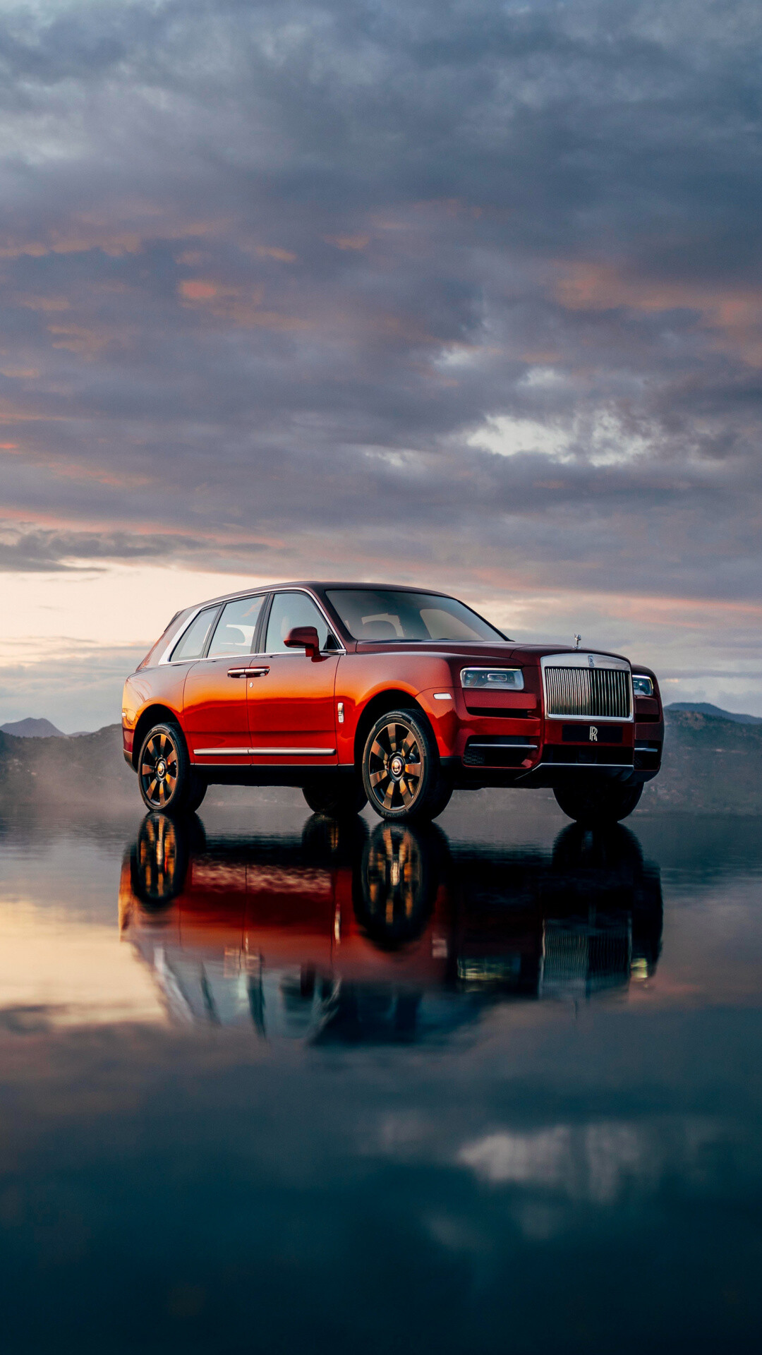 Rolls-Royce: Off-road, Model Cullinan, unveiled in May 2018 at the Concorso d'Eleganza Villa d'Este. 1080x1920 Full HD Background.