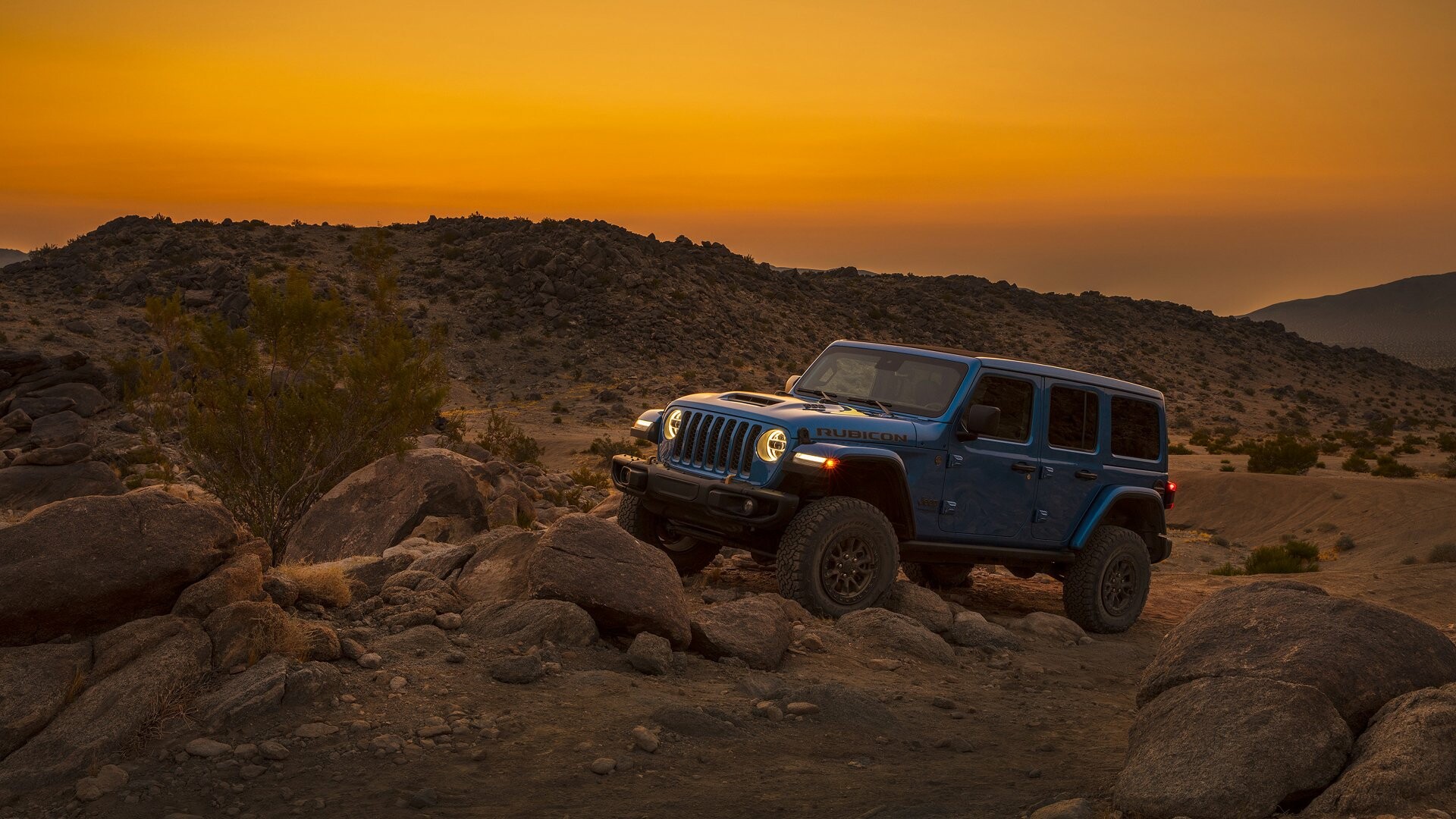 Jeep: Many of Jeep's iconic names are still in production: Wrangler, Cherokee, Grand Cherokee, Gladiator, and soon the return of the Wagoneer and Grand Wagoneer, a three-row luxury SUV expected for the 2022 model year. 1920x1080 Full HD Wallpaper.
