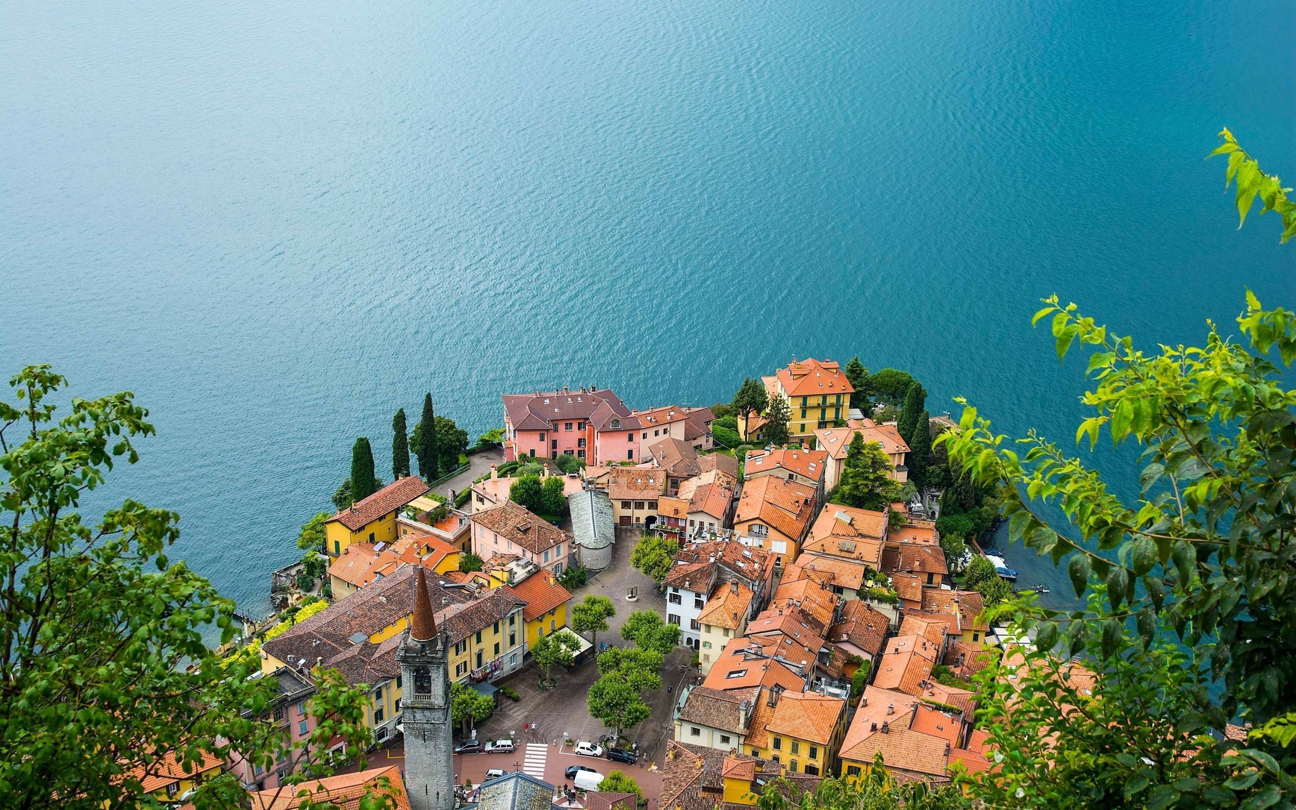 Lake Como panorama, Varenna rooftops, Italian charm, High-quality wallpapers, 2560x1600 HD Desktop