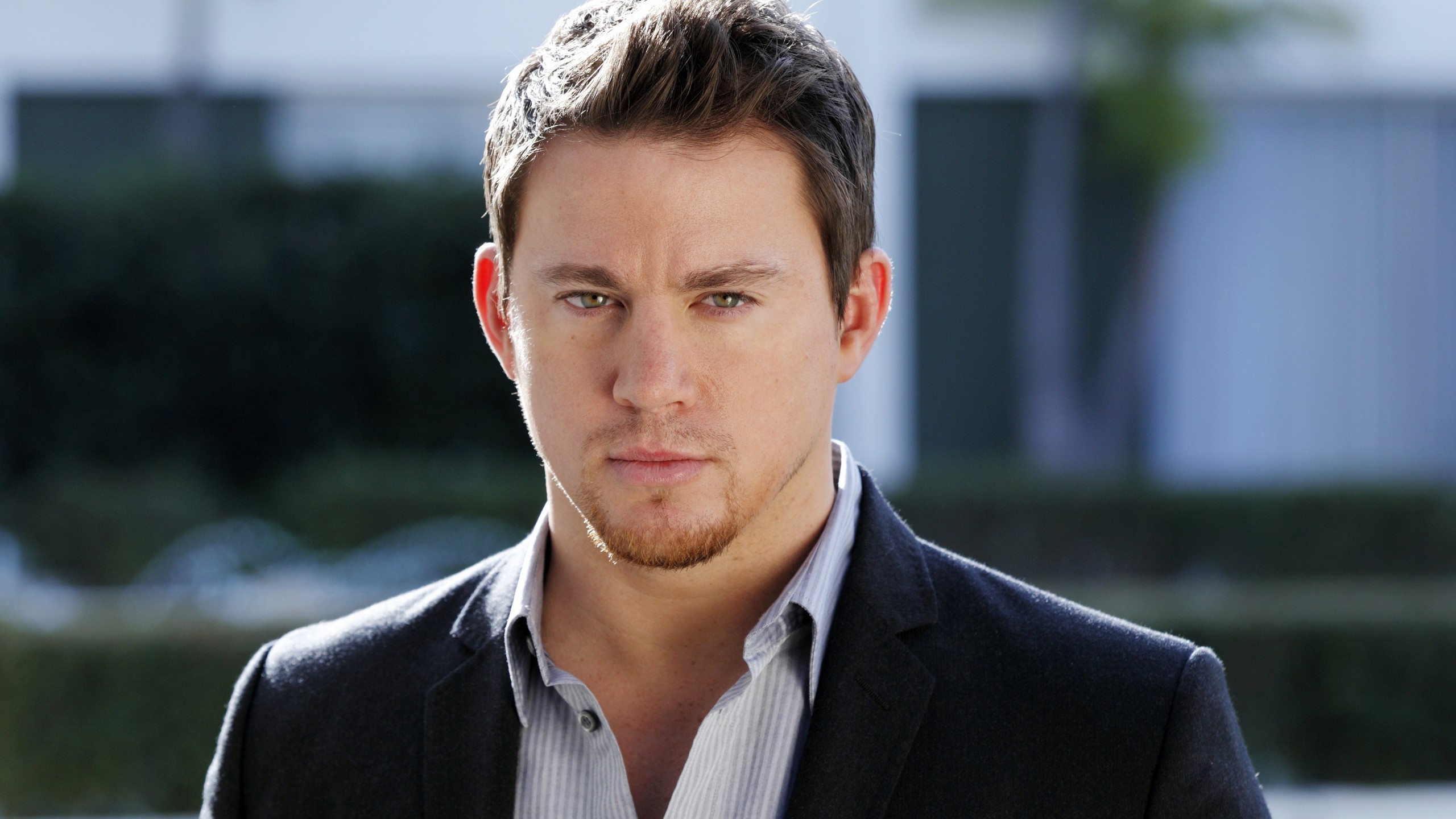 Channing Tatum: Portrayed Shawn MacArthur in a 2009 sports action film, Fighting. 2560x1440 HD Wallpaper.