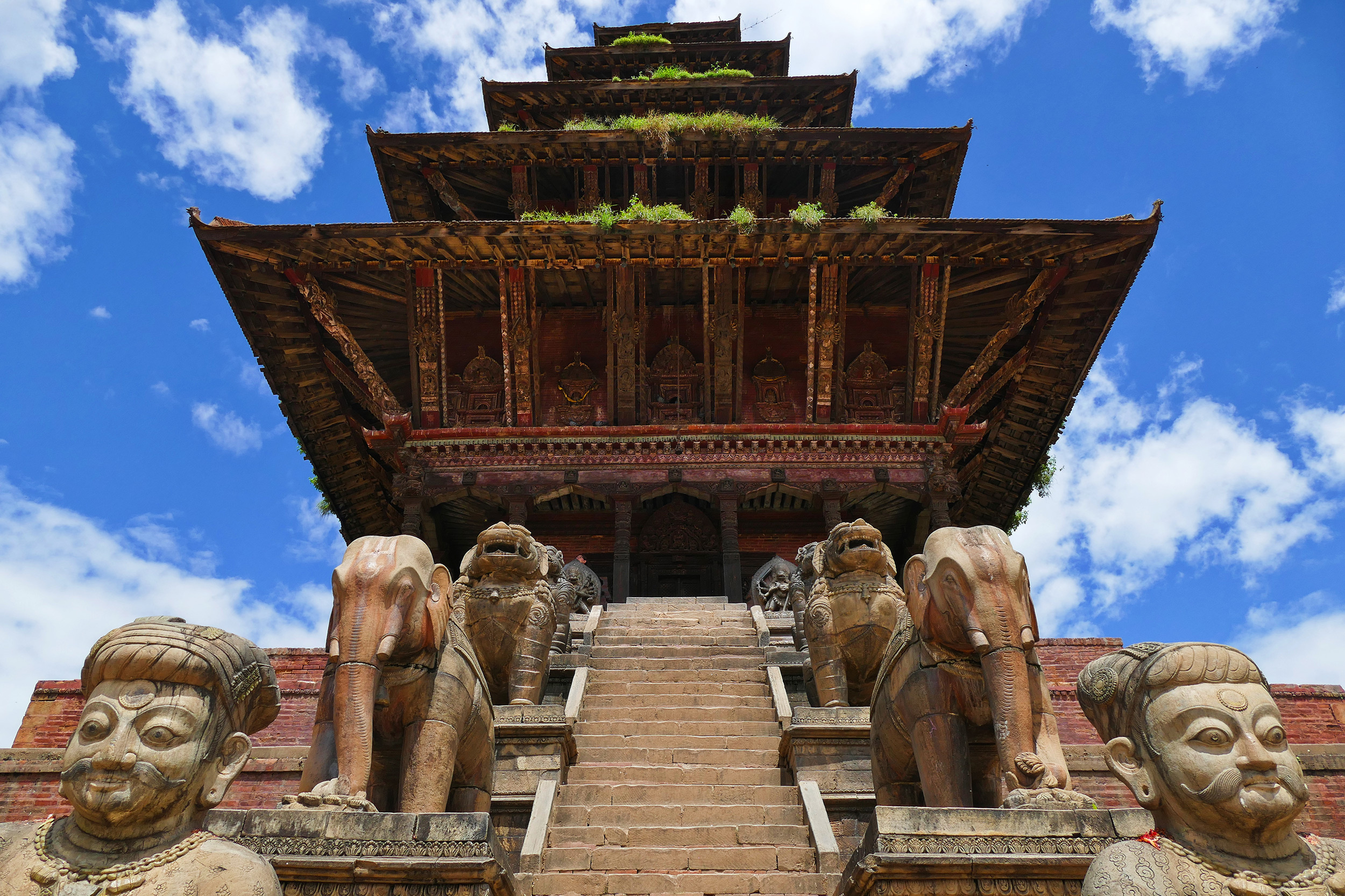 Schnsten Tempel Nepal, Architectural gems, Spiritual sanctuaries, Rich cultural heritage, 2500x1670 HD Desktop