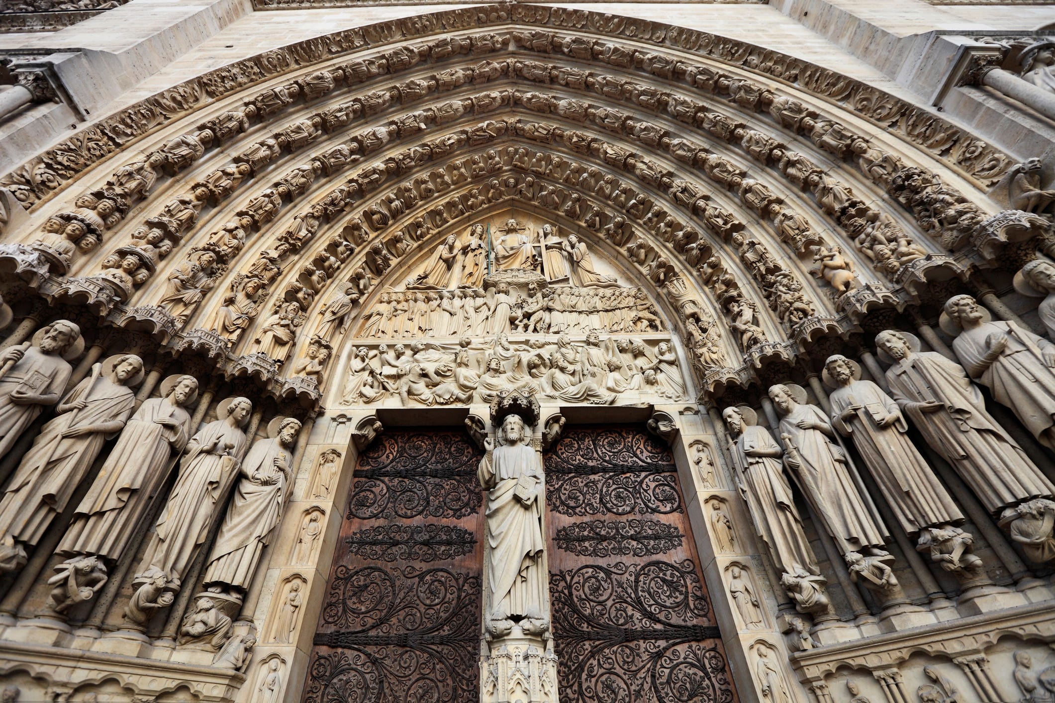 Gothic Architecture: Notre Dame Cathedral, Paris, French style, Portal, Tympanum, Sculptures, Grotesques. 2130x1420 HD Background.