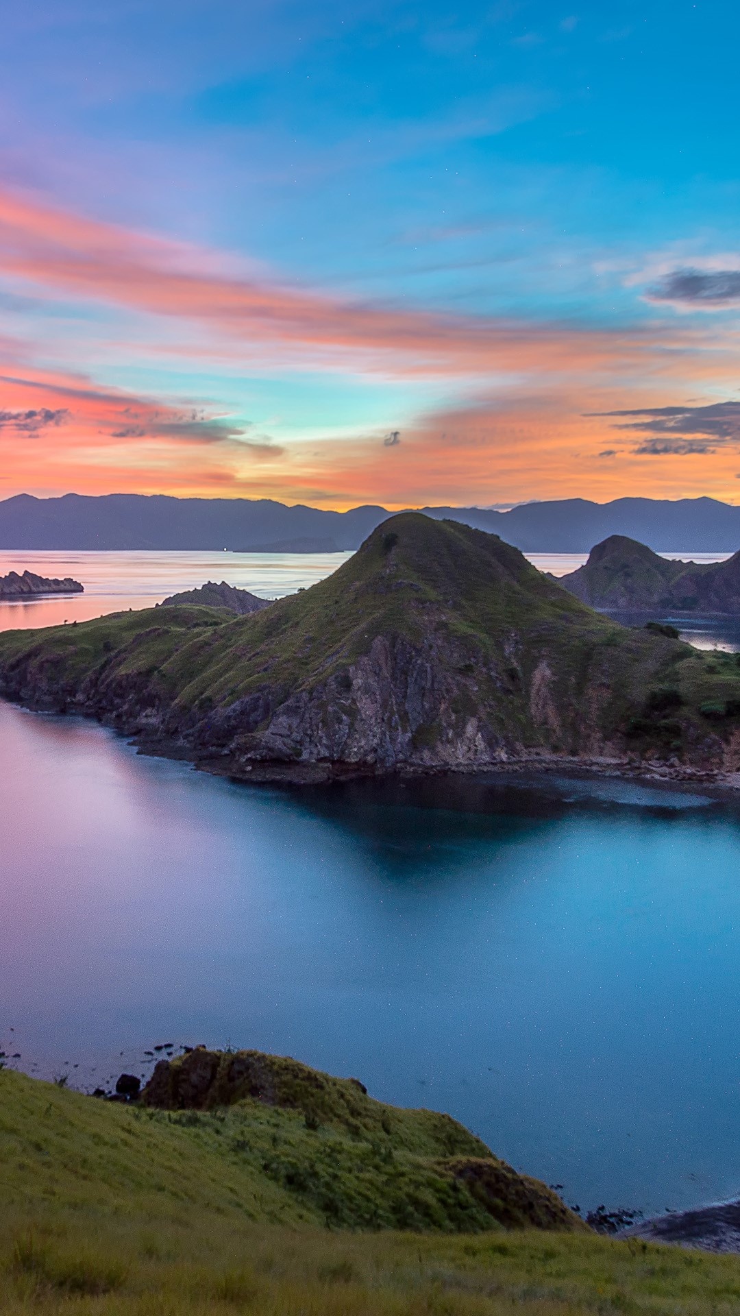Komodo Island, Padar Island sunset, Labuan Bajo, Indonesia, 1080x1920 Full HD Phone