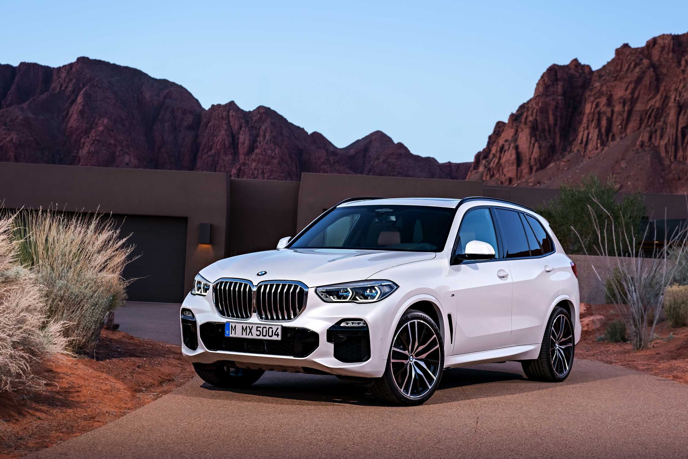 BMW X5, Strong engine, Efficient performance, Hybrid technology, 2250x1500 HD Desktop