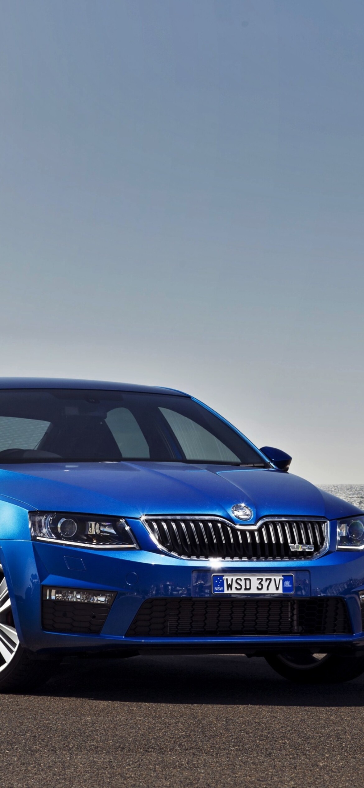 Skoda: Octavia, DSG automatic transmission controlled by a shift-by-wire system. 1170x2540 HD Wallpaper.