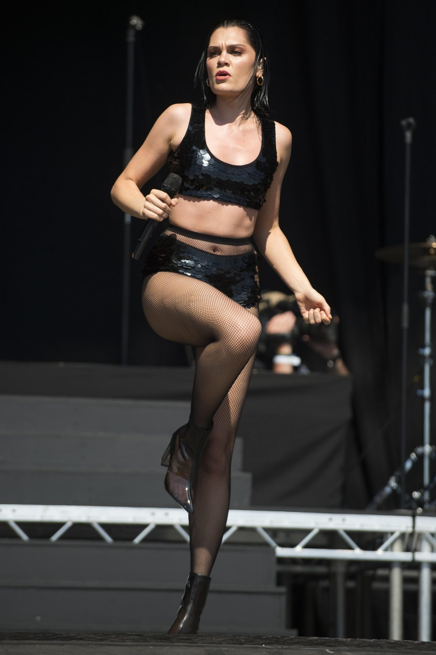 Jessie J, Hot pictures, Flawless, 1710x2560 HD Handy