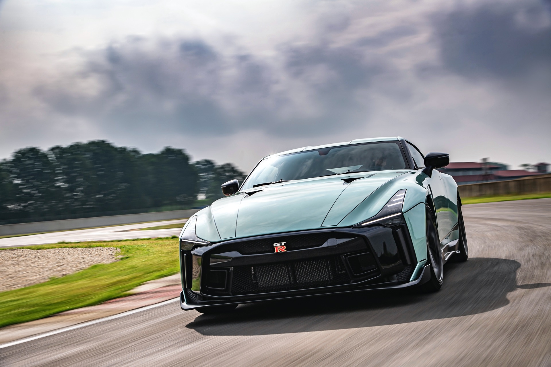 Nissan GT-R, Powerful performance, Automotive excellence, Thrilling speed, 1920x1280 HD Desktop