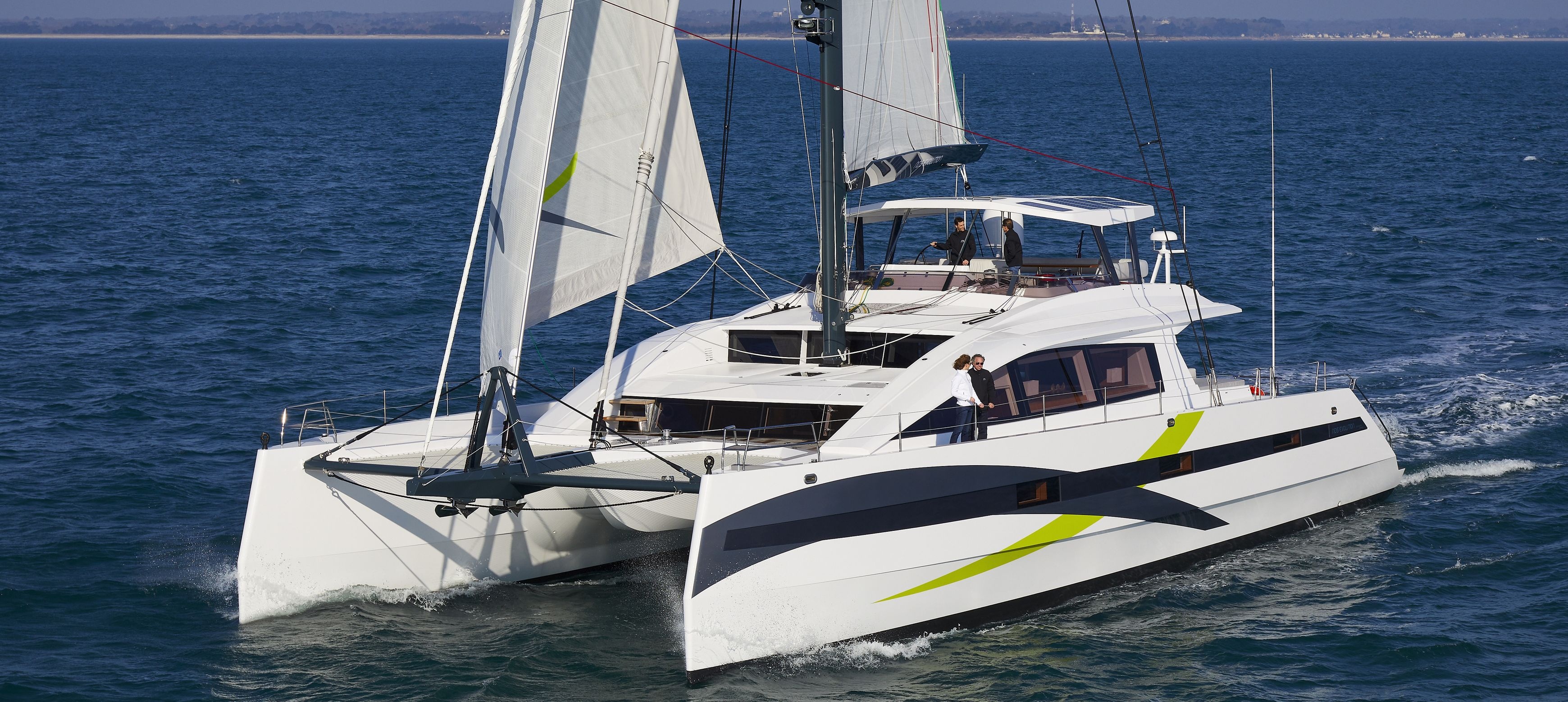 Catamaran: Long Island 85, Aluminum hulls and a superstructure made of composite and assembled by gluing. 3480x1560 Dual Screen Wallpaper.