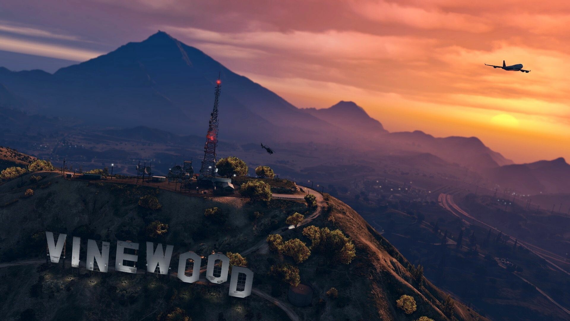 Grand Theft Auto 5: Vinewood, A famous district in the city of Los Santos, San Andreas. 1920x1080 Full HD Background.