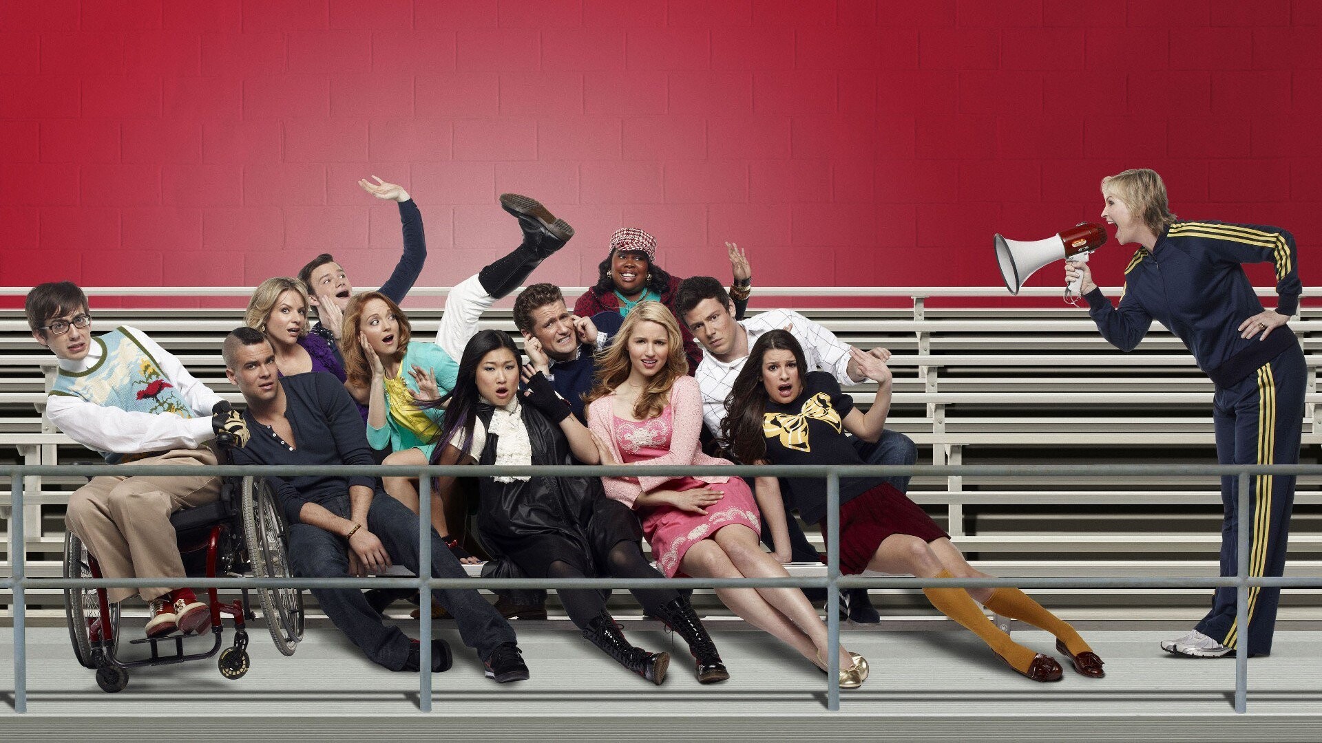 Glee (TV series): Noah Puckerman, Sue Sylvester, Rachel Berry, Emma Pillsbury, Will Schuester. 1920x1080 Full HD Background.