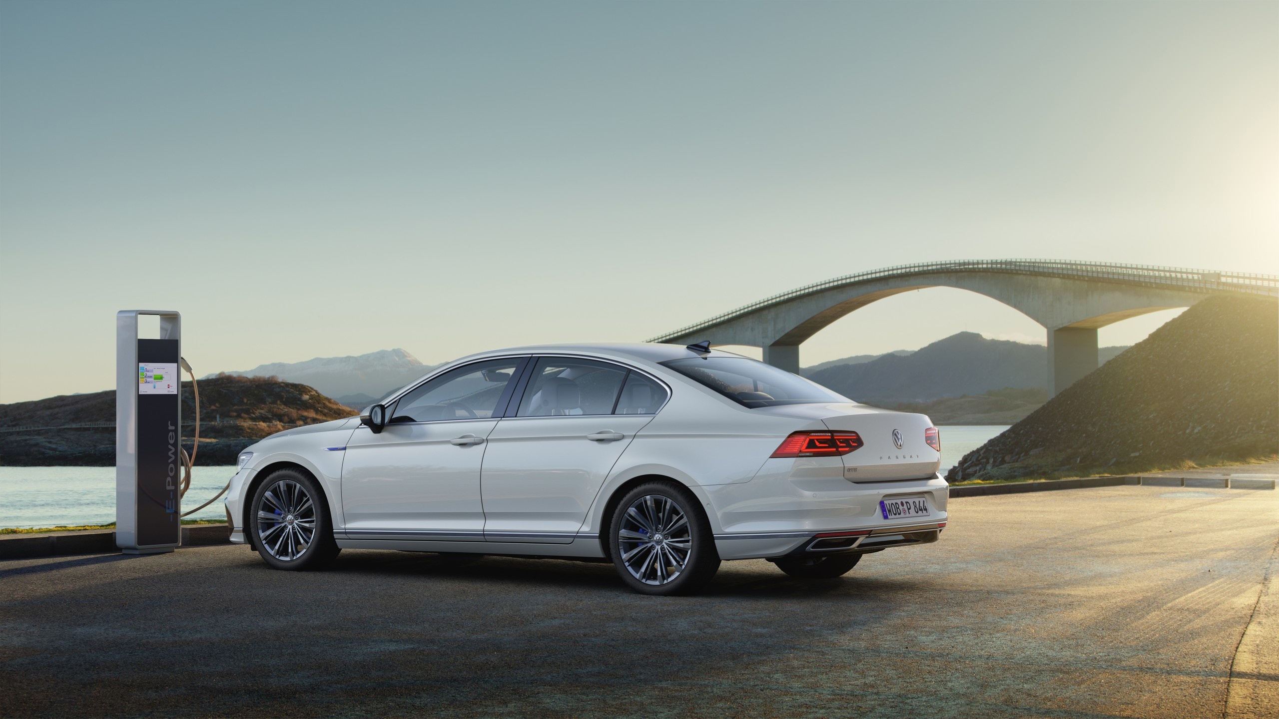 Volkswagen Passat, GTE edition, Cars and bikes, 5K resolution, 2560x1440 HD Desktop