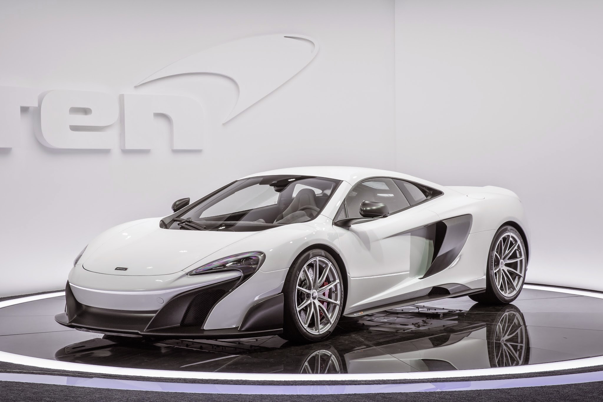 McLaren 570S, White sports car, Striking appearance, High-performance capabilities, 2050x1370 HD Desktop