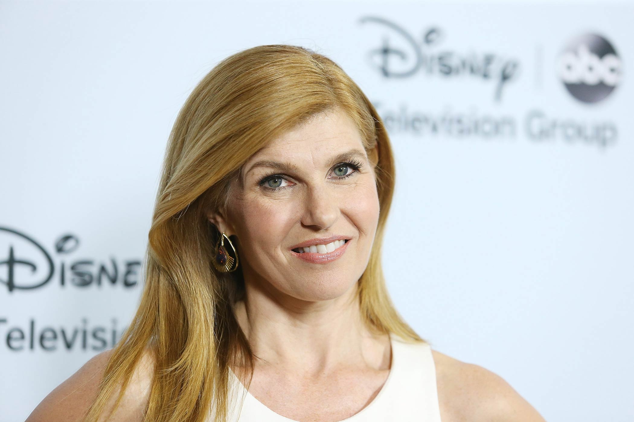 Connie Britton (Movies), Time for Thanks, Celebrities' gratitude, Time magazine article, 2100x1400 HD Desktop