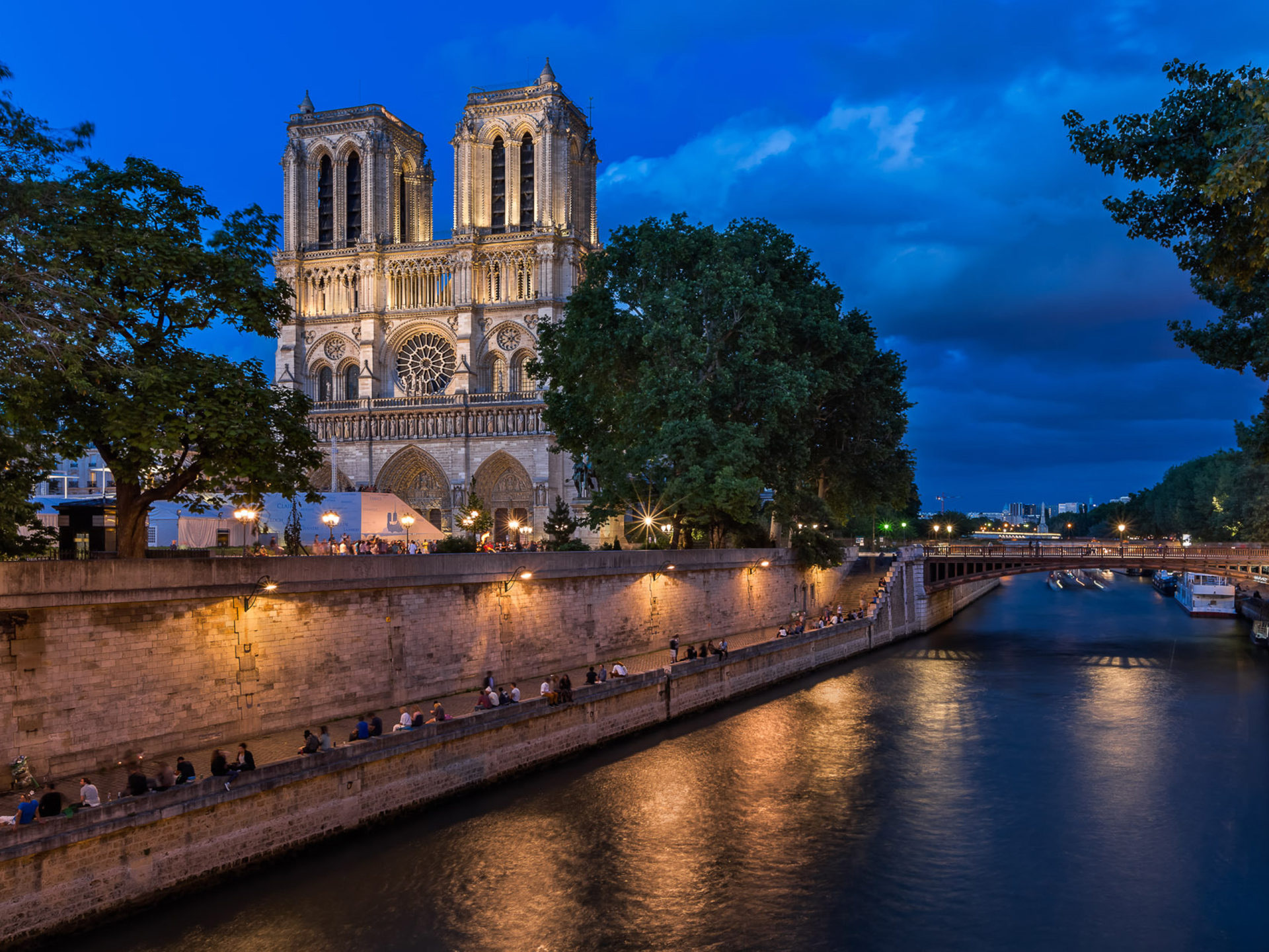 Notre-Dame Cathedral, Seine River, Evening view, Parisian charm, 1920x1440 HD Desktop
