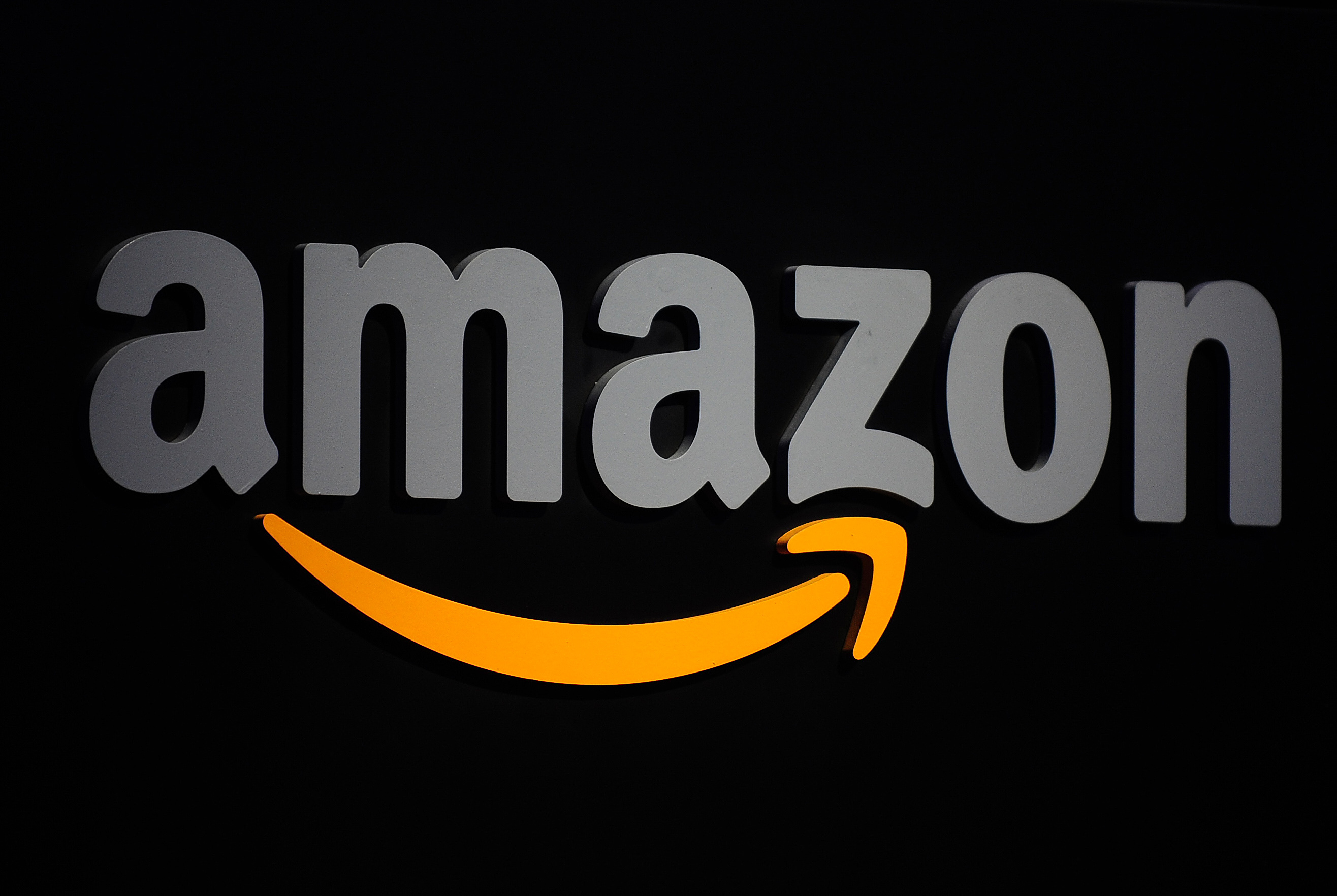 Amazon: Minimalistic company logo, Andy Jassy, Cloud computing. 2640x1770 HD Wallpaper.
