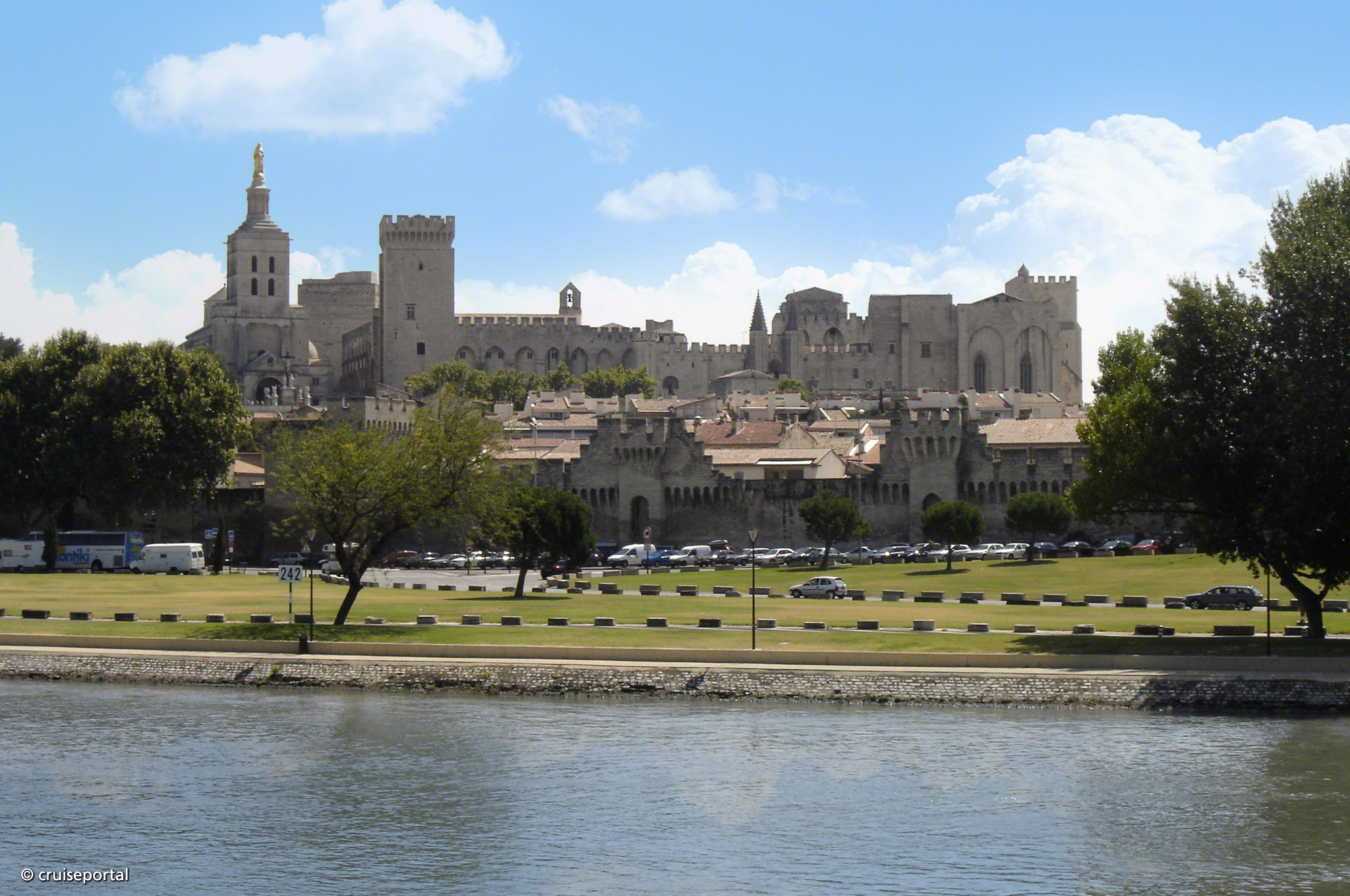 Kreuzfahrten nach Avignon, Frankreich schiffsreisen, Cruise adventures, 2022 & 2023, 2050x1360 HD Desktop