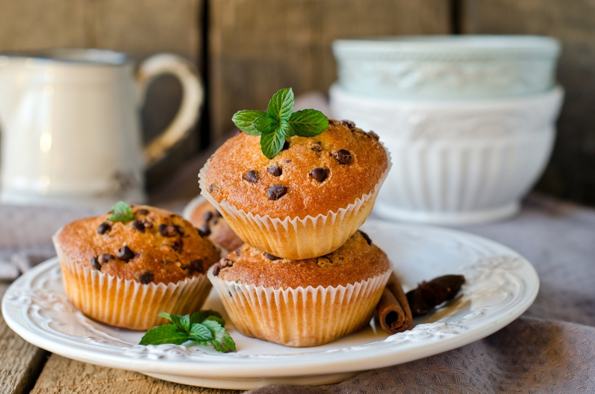Muffin: Incorporates ingredients like matcha, chai spices, or tropical fruits. 1920x1280 HD Wallpaper.