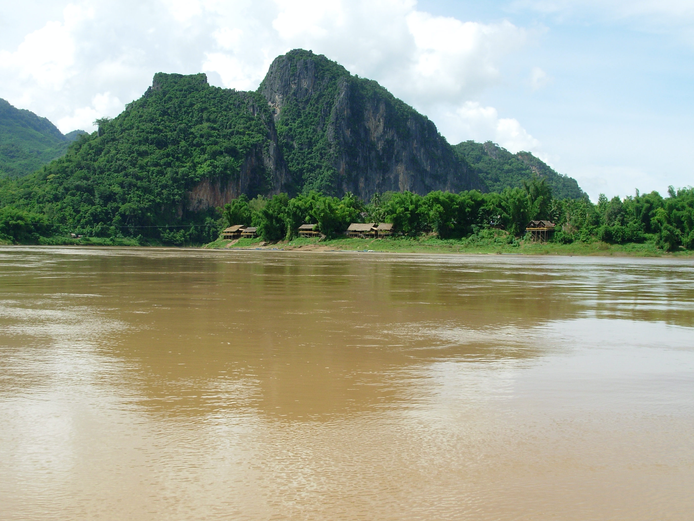 Mekong River, Lao's beauty, Luang Prabang, Plain of Jars, 2820x2120 HD Desktop
